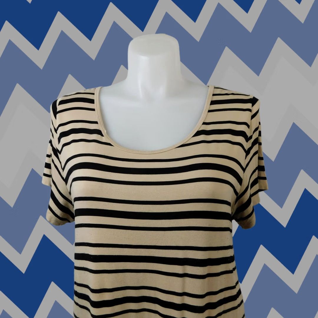 Vintage LuLaRoe Shirt Womens 2XL Black Short Sleeve Scoop Neck Striped Beige A173 Size XXL / US 16-18 / IT 52-54 - 1 Thumbnail