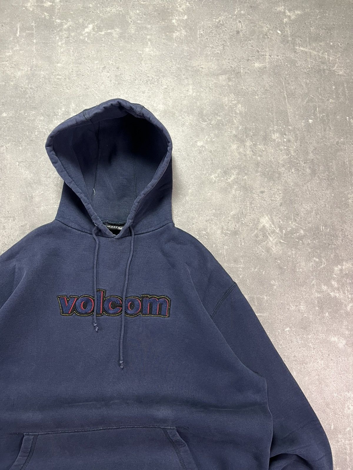 Volcom Volcom Y2K Front Logo Hoodie L XL Rare 00s Vintage Size US L / EU 52-54 / 3 - 5 Thumbnail