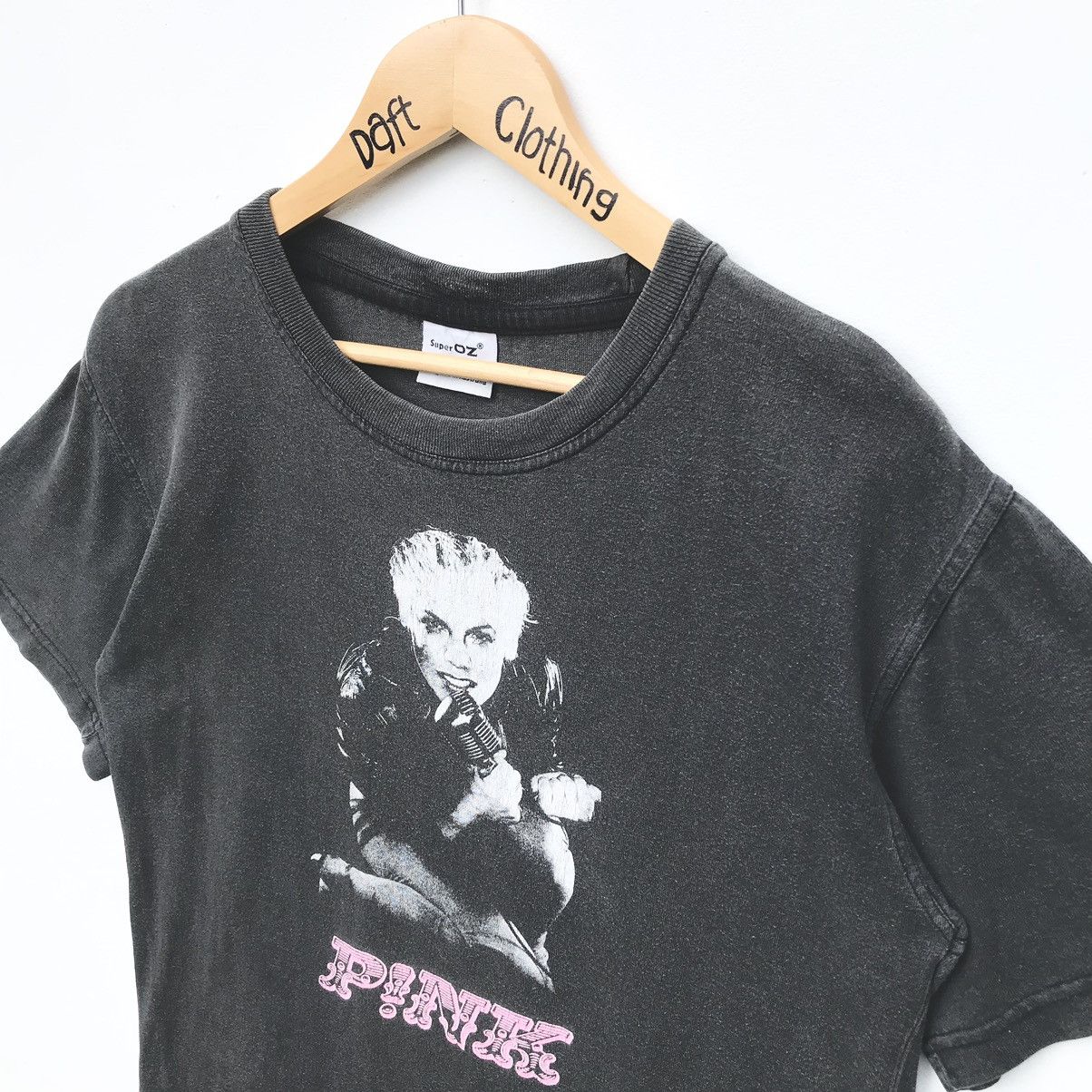 Band Tees Vintage Pink American Singer Songwriter Tee Sun Faded Size US S / EU 44-46 / 1 - 5 Thumbnail
