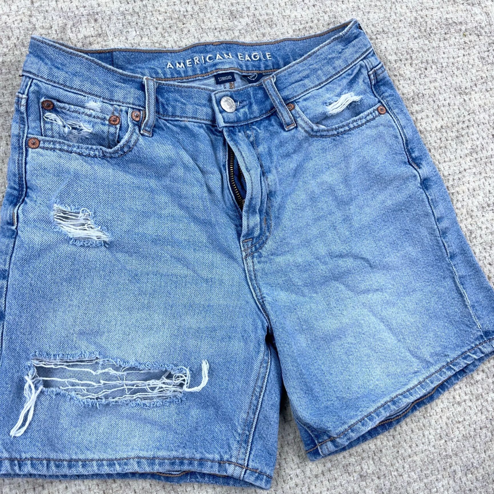American Eagle Outfitters American Eagle Outfitters Shorts Women 0 Relaxed Fit Denim Light Blue 5-Pocket Jorts Distressed Holes Modern Classic Casual Women Size 25" / US 0 / IT 36 - 4 Thumbnail
