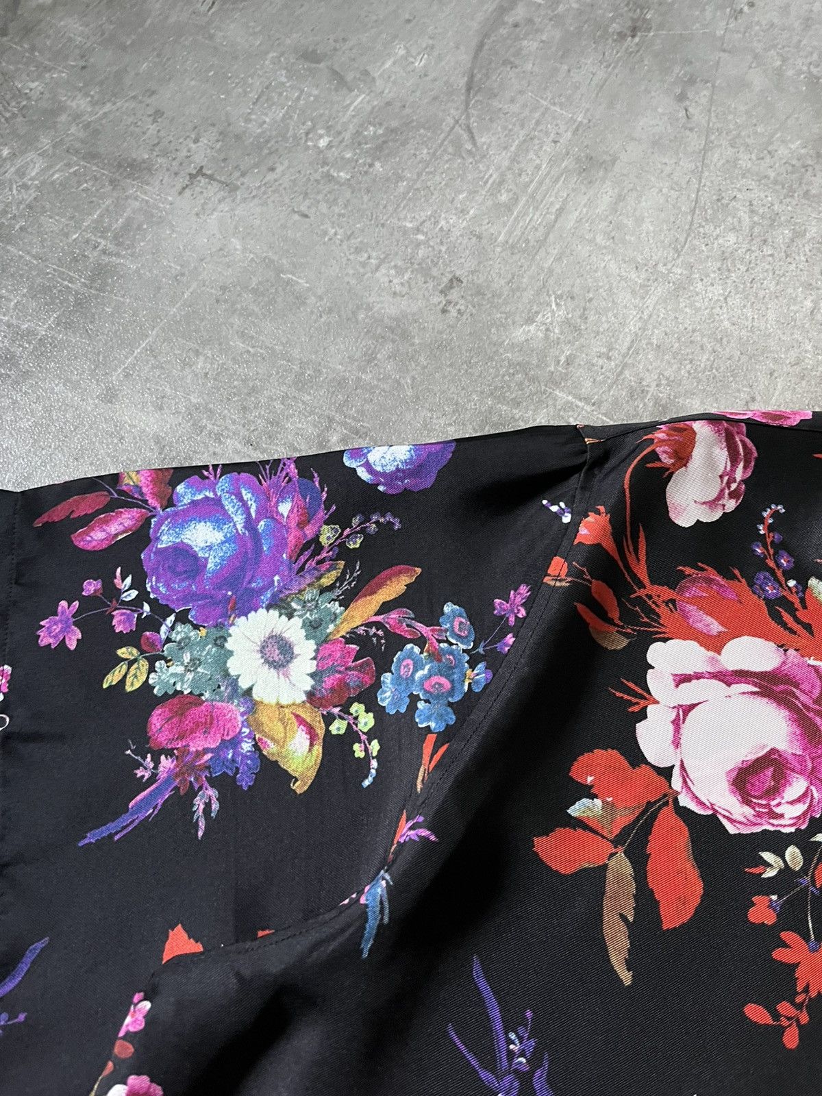 Dior × Kaws Dior x Kaws S/S 2019 silk shirt Bouquet De Fleurs print Size US M / EU 48-50 / 2 - 4 Thumbnail