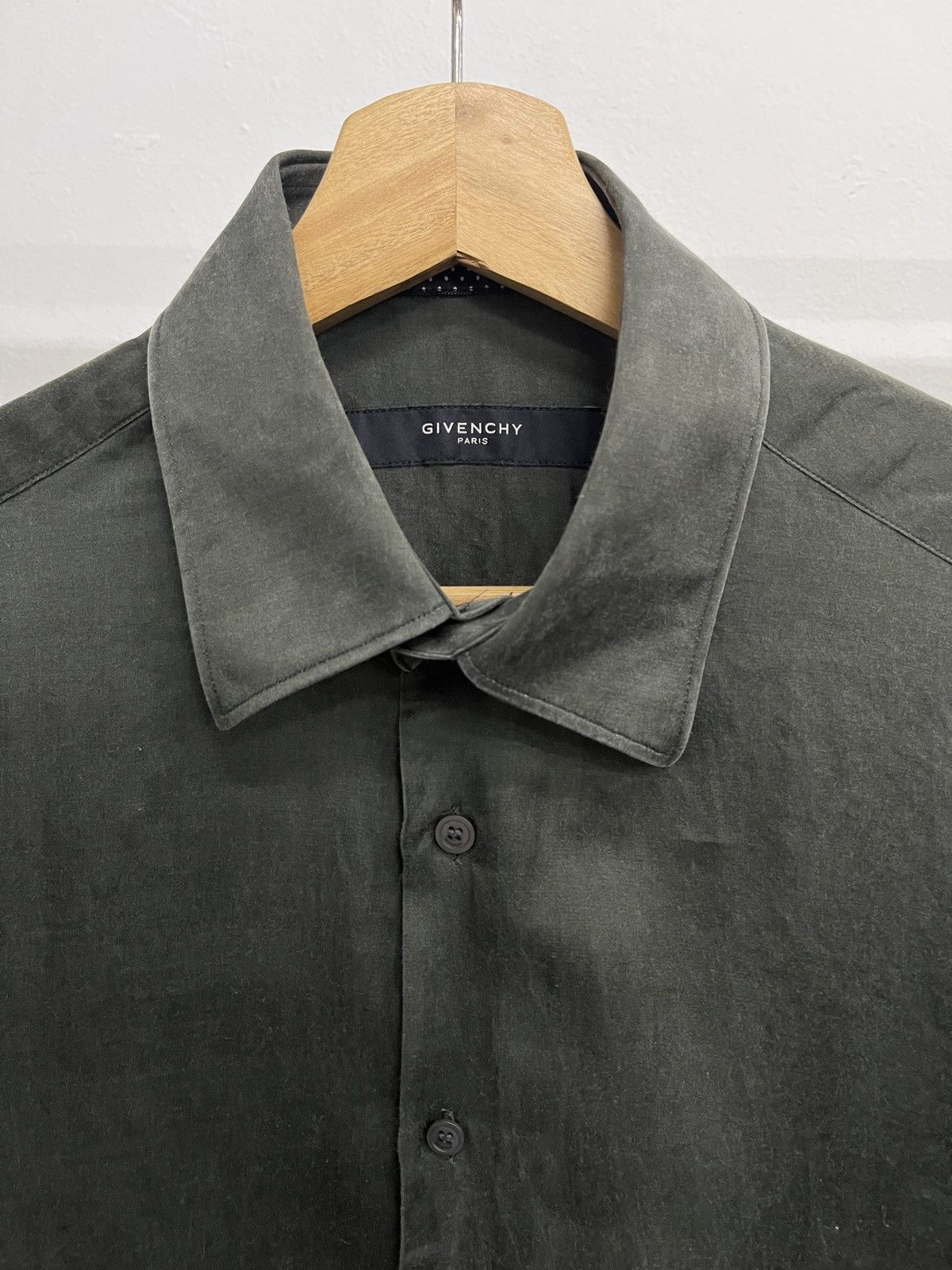 Givenchy SS2008 - Givenchy Men Black Silk Small Logo Button Up Shirt Size US M / EU 48-50 / 2 - 11 Thumbnail