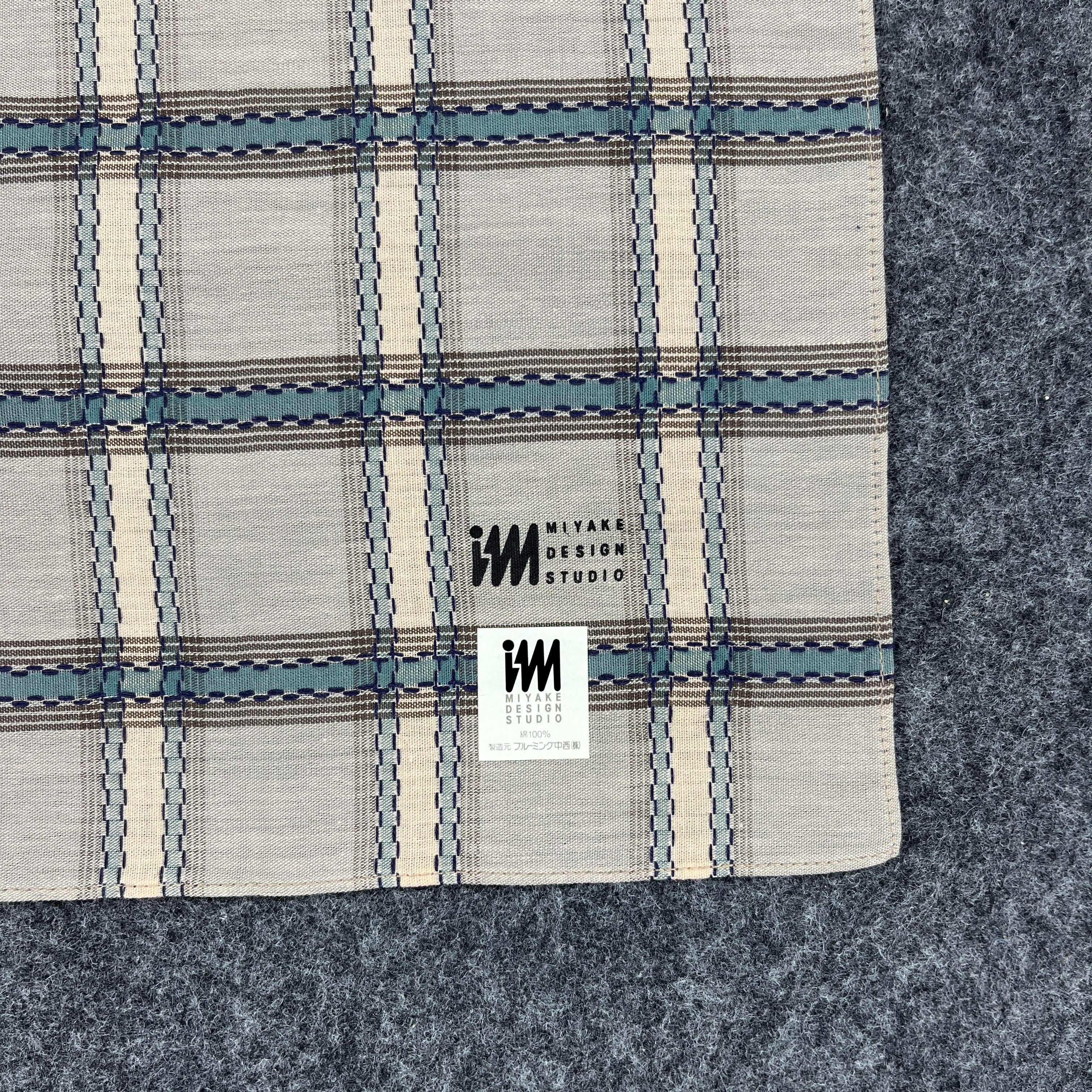 Issey Miyake Issey Miyake Handkerchief / Bandana / Neckerchief B235 Size ONE SIZE - 3 Thumbnail