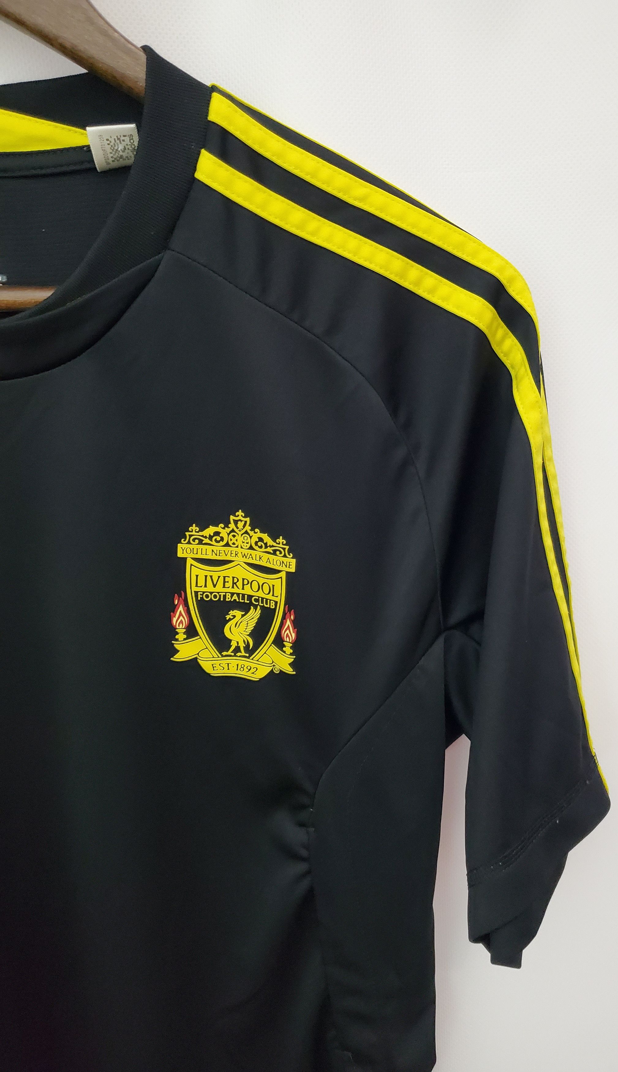 Adidas LIVERPOOL 2010 2011SOCCER JERSEY CHAMPIONS LEAGUE M Size US M / EU 48-50 / 2 - 2 Thumbnail