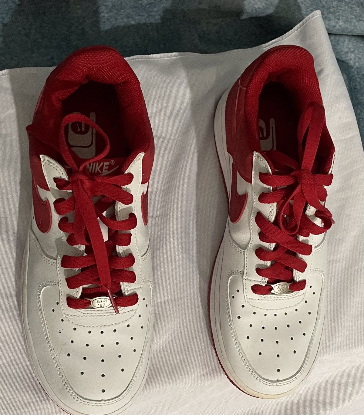 Nike Nike Air White And Red Size 6.5Y Size US 6.5 / IT 36.5 - 4 Thumbnail