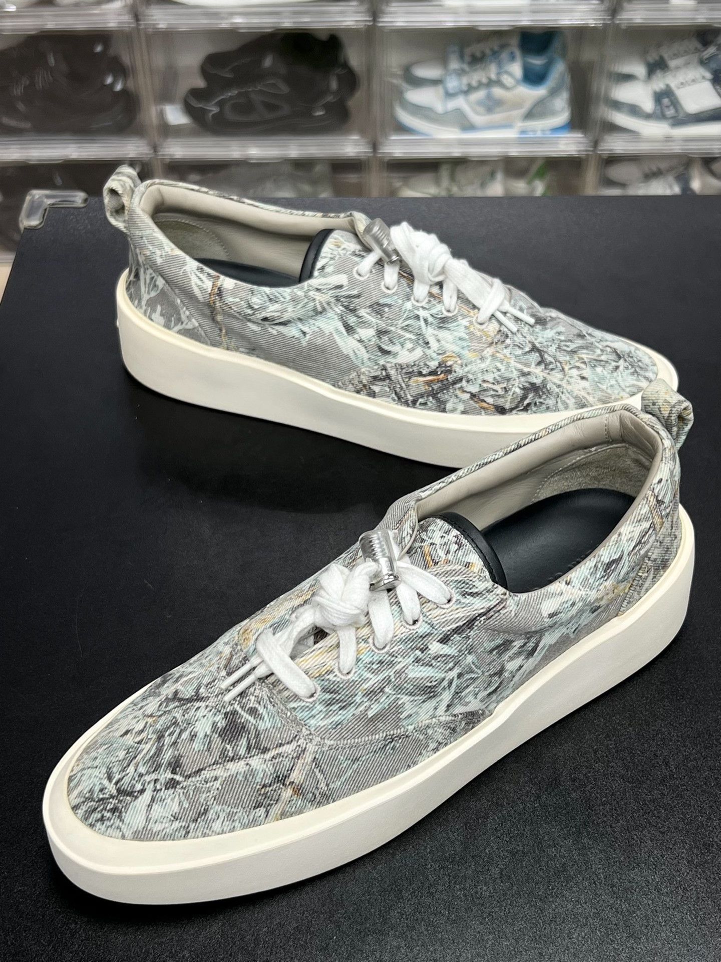 Fear of God Fear of God Retro White Lowtop Sneakers 10 Men Size US 10 / EU 43 - 1 Thumbnail