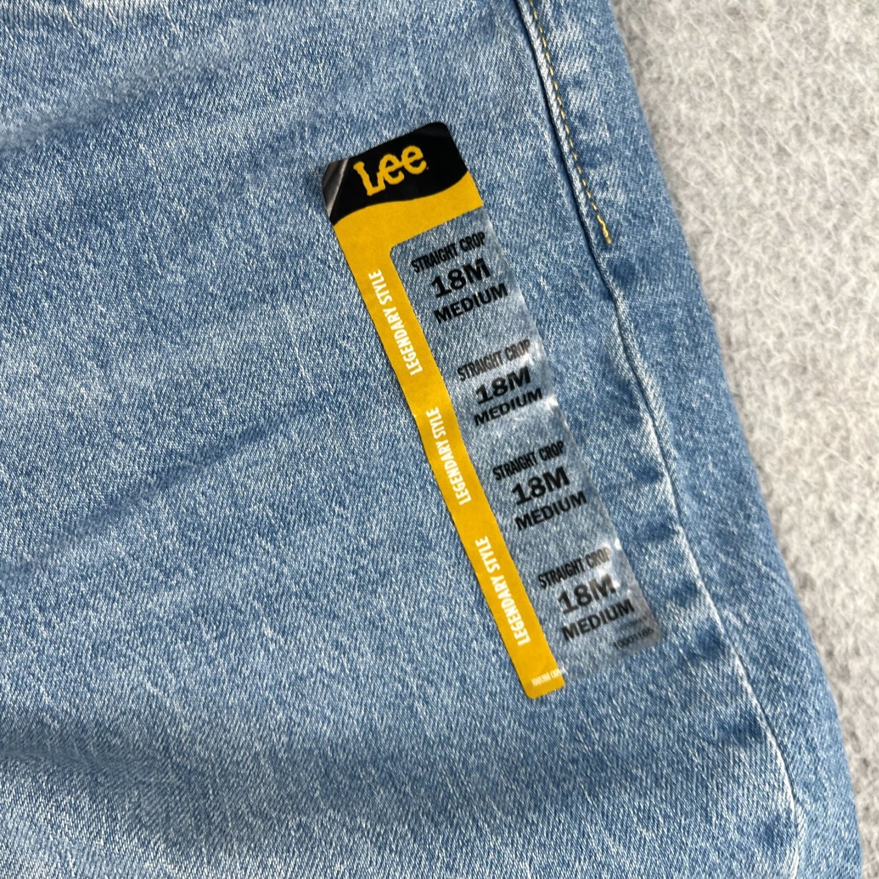 Lee Lee Jeans Women 18 Plus Blue Mid Rise Straight Crop NWT Denim 5-Pocket Style Straight Womens Size 40" / US 18 - 7 Thumbnail