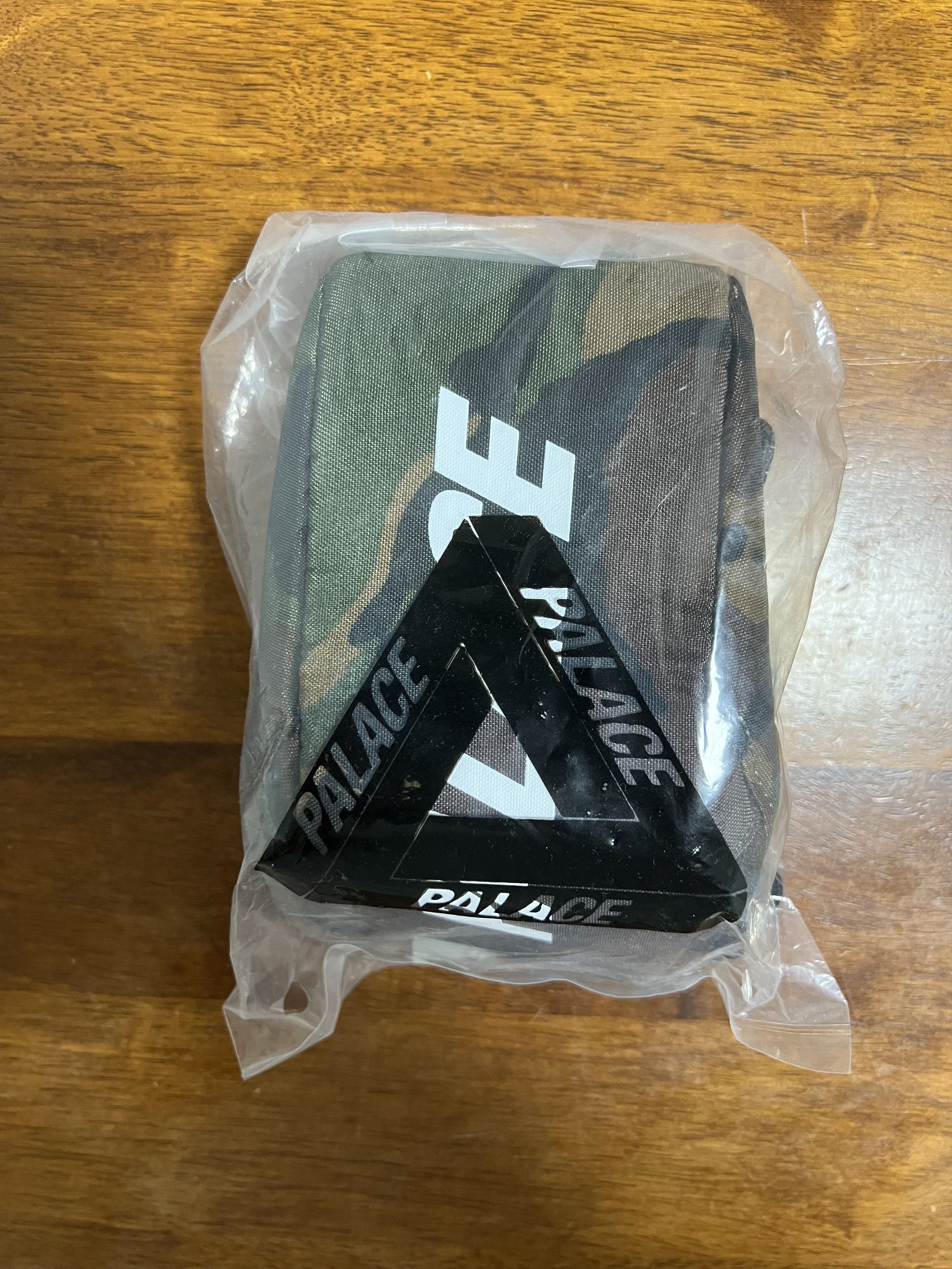 Palace 💚 2018 Palace Sling Sack Camo Bag NEW Size ONE SIZE - 3 Thumbnail