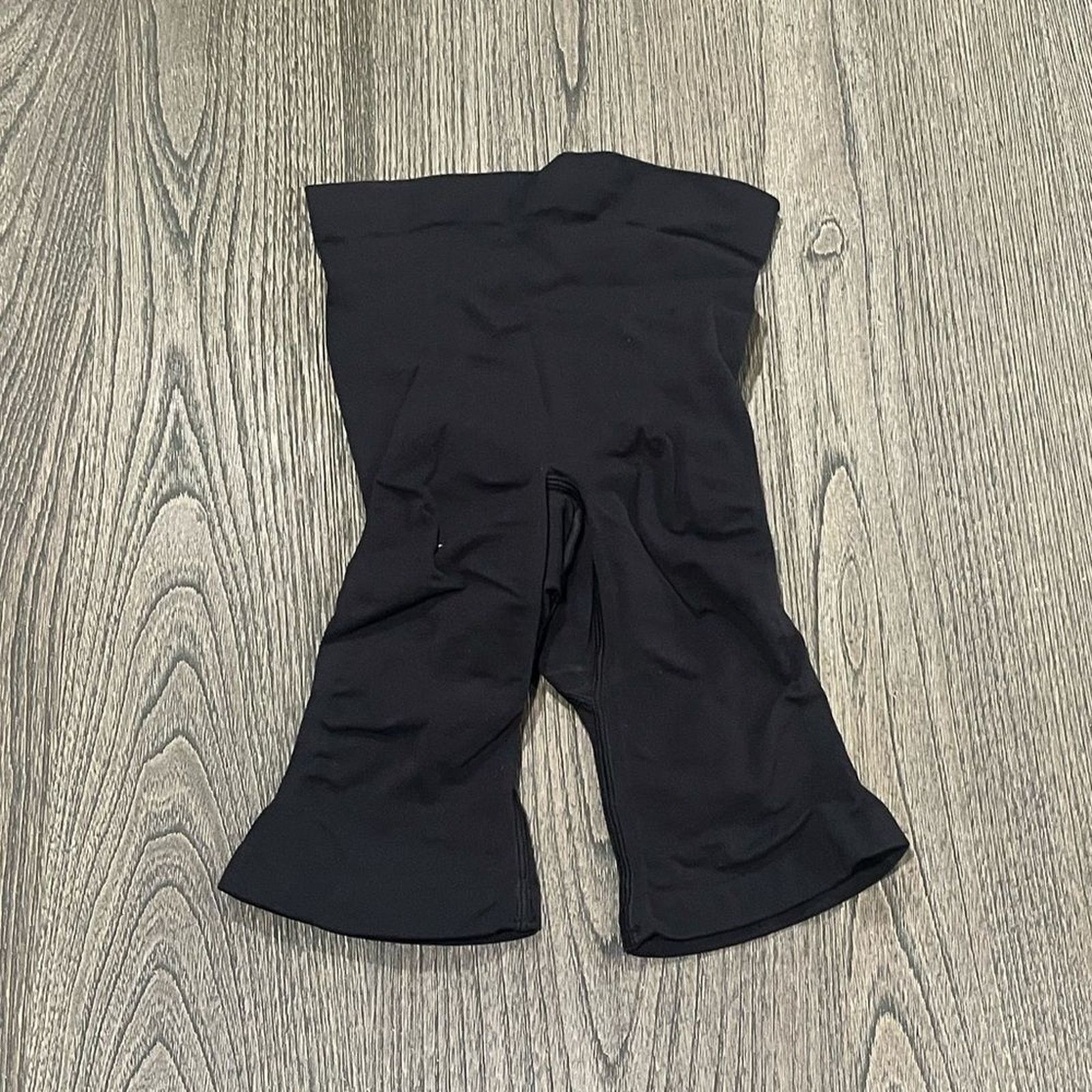 SKIMS NWOT SKIMS Sculpting Shorts Mid Thigh Open Gusset - Size S/M Size ONE SIZE - 1 Thumbnail
