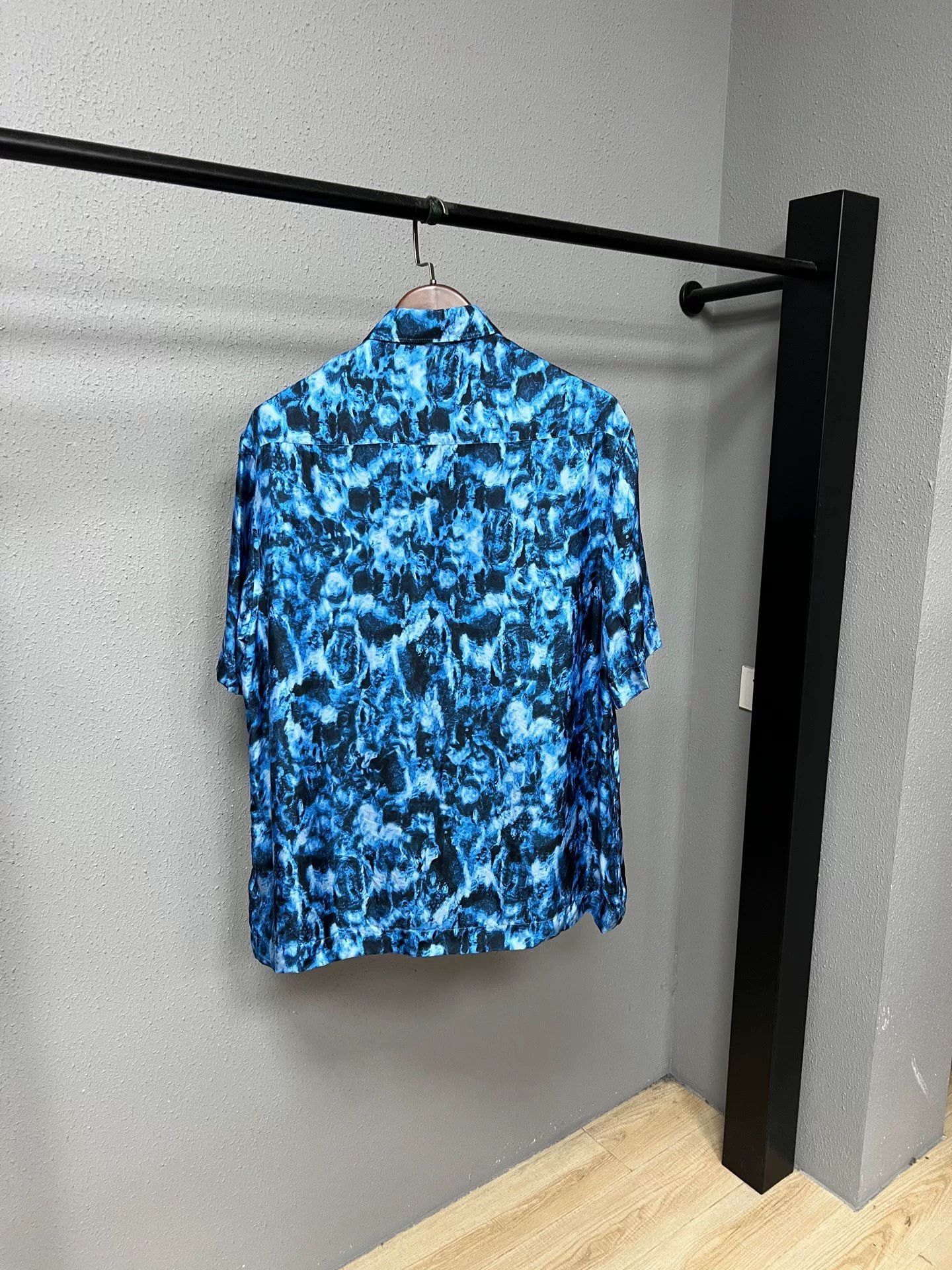 Burberry burberry silk ocean shirt in blue Size US M / EU 48-50 / 2 - 2 Thumbnail