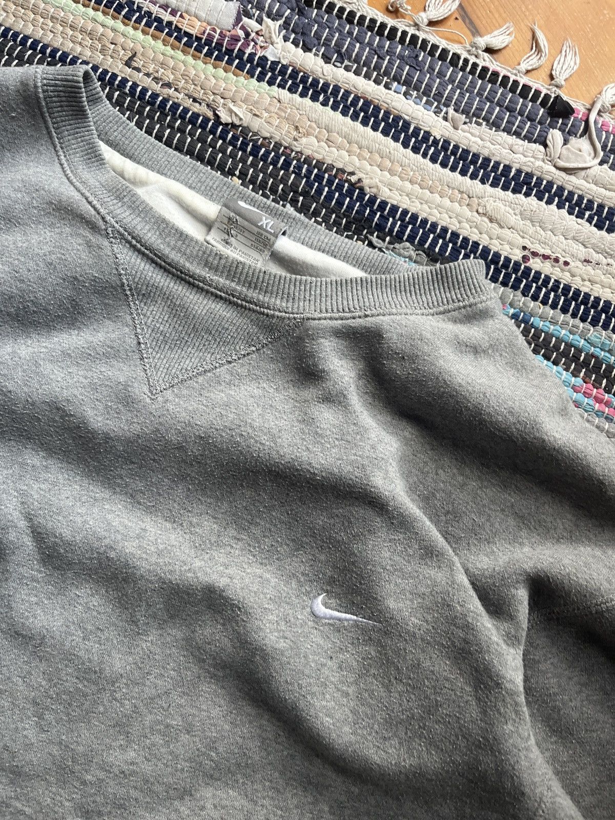 Nike × Vintage Vintage Nike 90s Small logo crewneck longsleeve Size US XL / EU 56 / 4 - 3 Thumbnail