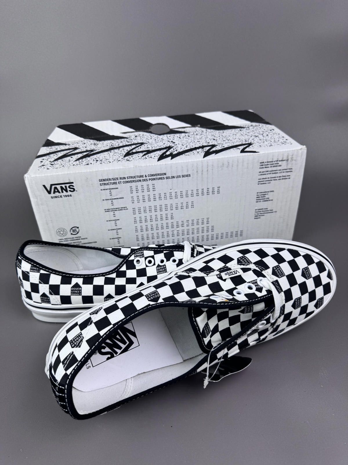 Vans Vans Checkerboard Slip-On Sneakers Size 11 Size US 12 / IT 42 - 6 Thumbnail