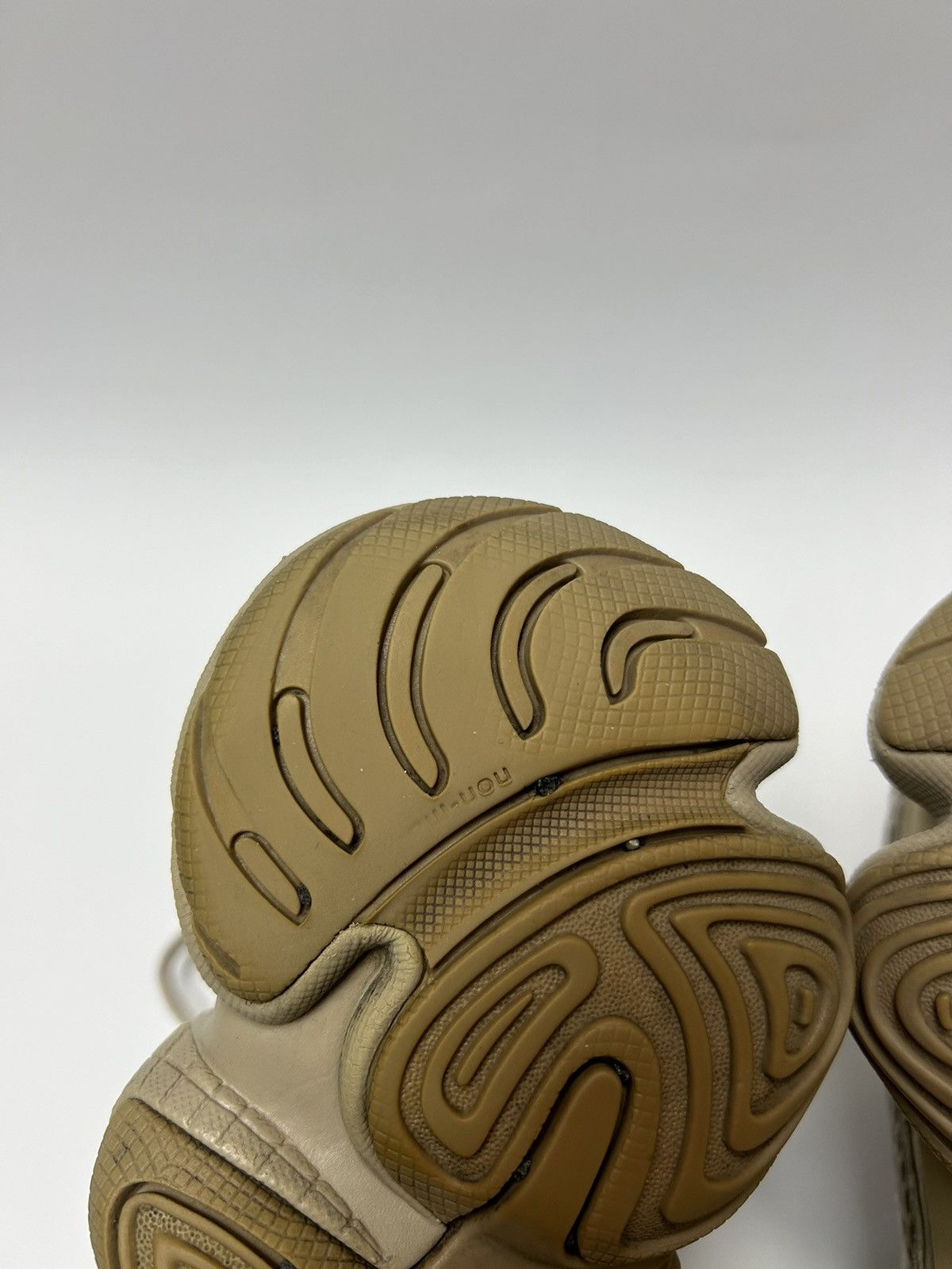 Adidas × Kanye West Adidas Yeezy 500 Blush Tan Beige Lightly Worn size 36 Size US 5 / EU 37 - 15 Thumbnail