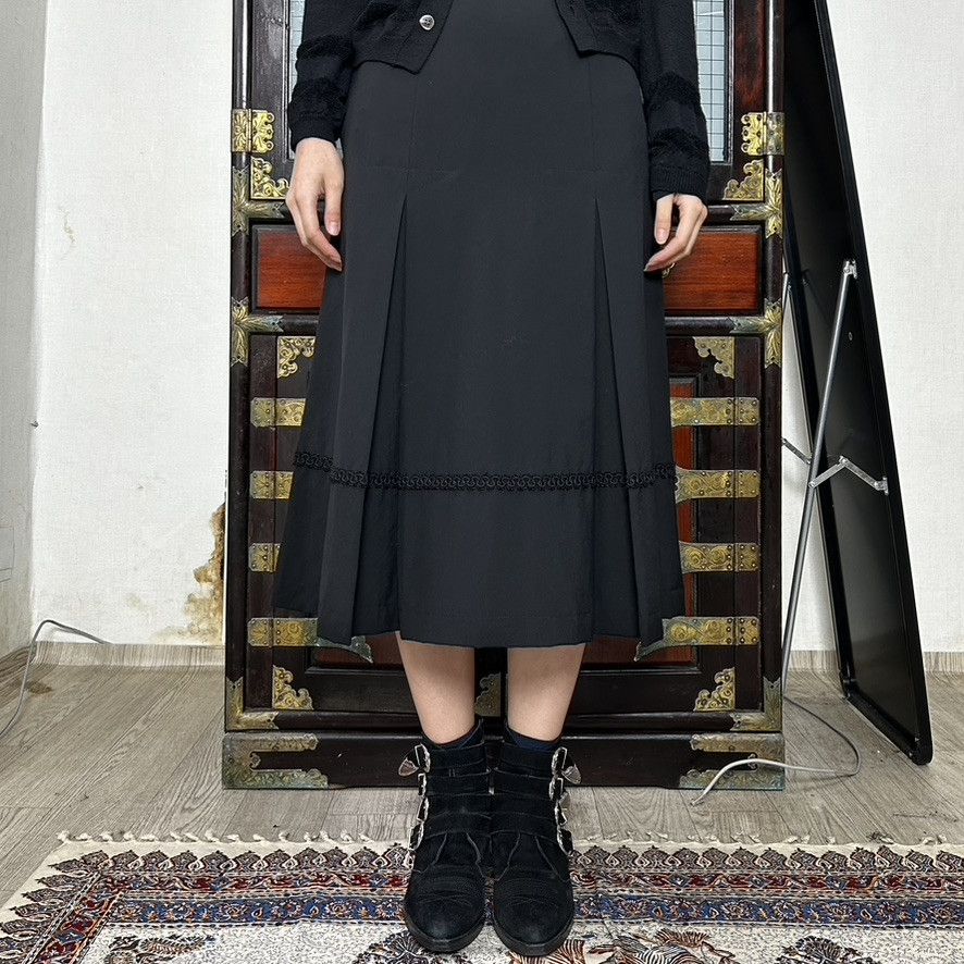 image of Comme Des Garcons 2006 Pleats Skirt in Black, Women's (Size 26)