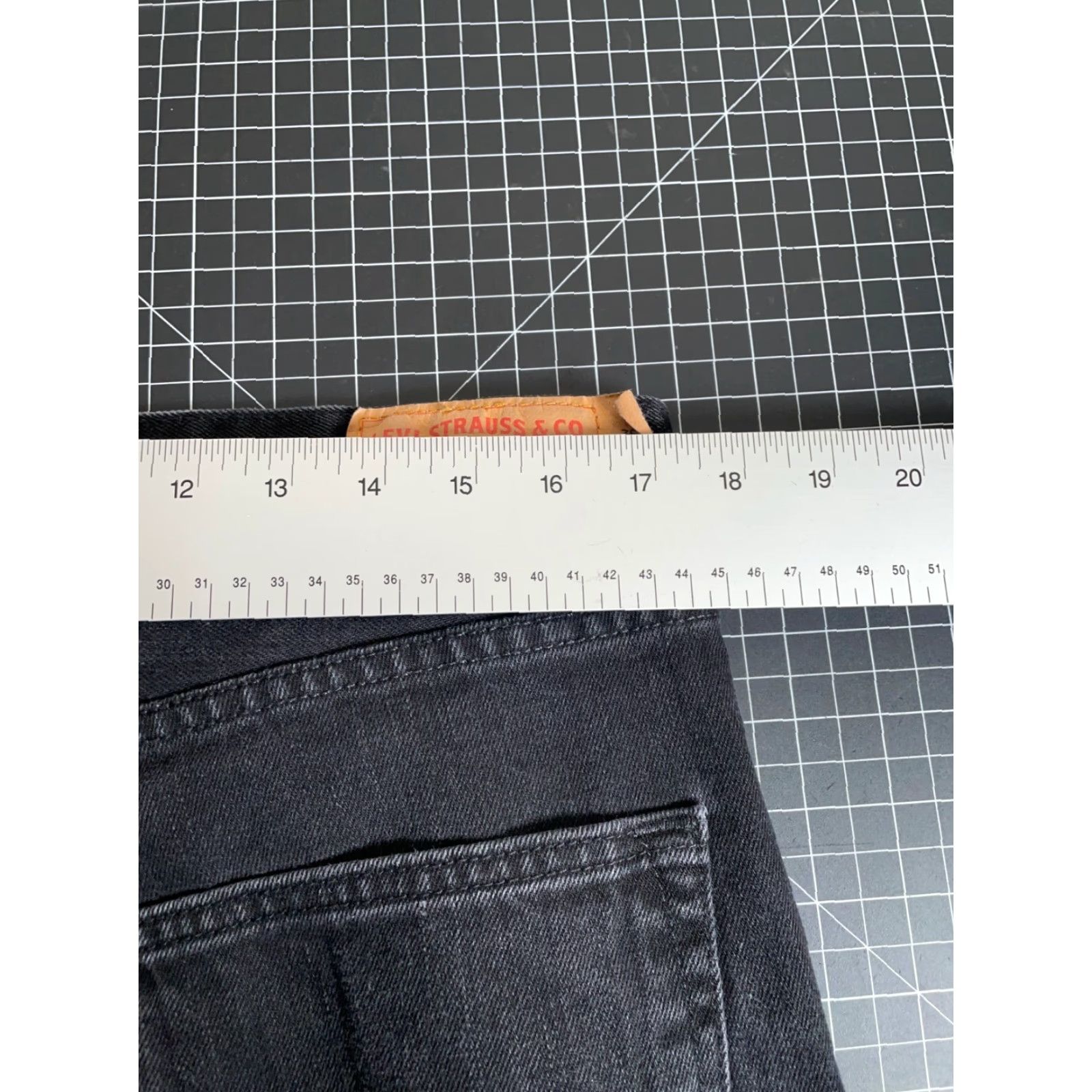 Levi's VINTAGE Levi's 501 Jeans Men's Regular Fit Straight Leg Black Denim 34 x 30 Casual Size US 34 / EU 50 - 4 Thumbnail