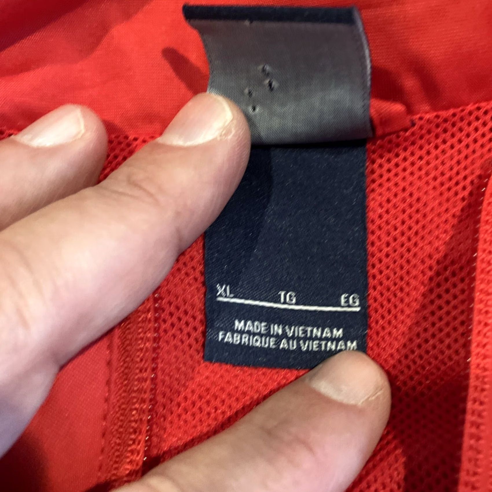 Nike VINTAGE Nike Windbreaker Jacket XL Red Full Zip Windbreaker Men's Sports Jacket Size US XL / EU 56 / 4 - 4 Thumbnail
