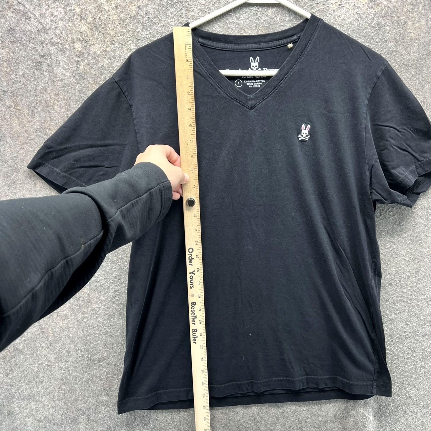 Psycho Bunny Psycho Bunny Shirt Mens M Black V-Neck Pima Cotton Skull Logo Tee Casual 5 Mens Regular Short Sleeve Shirt Womens? Size US M / EU 48-50 / 2 - 6 Thumbnail