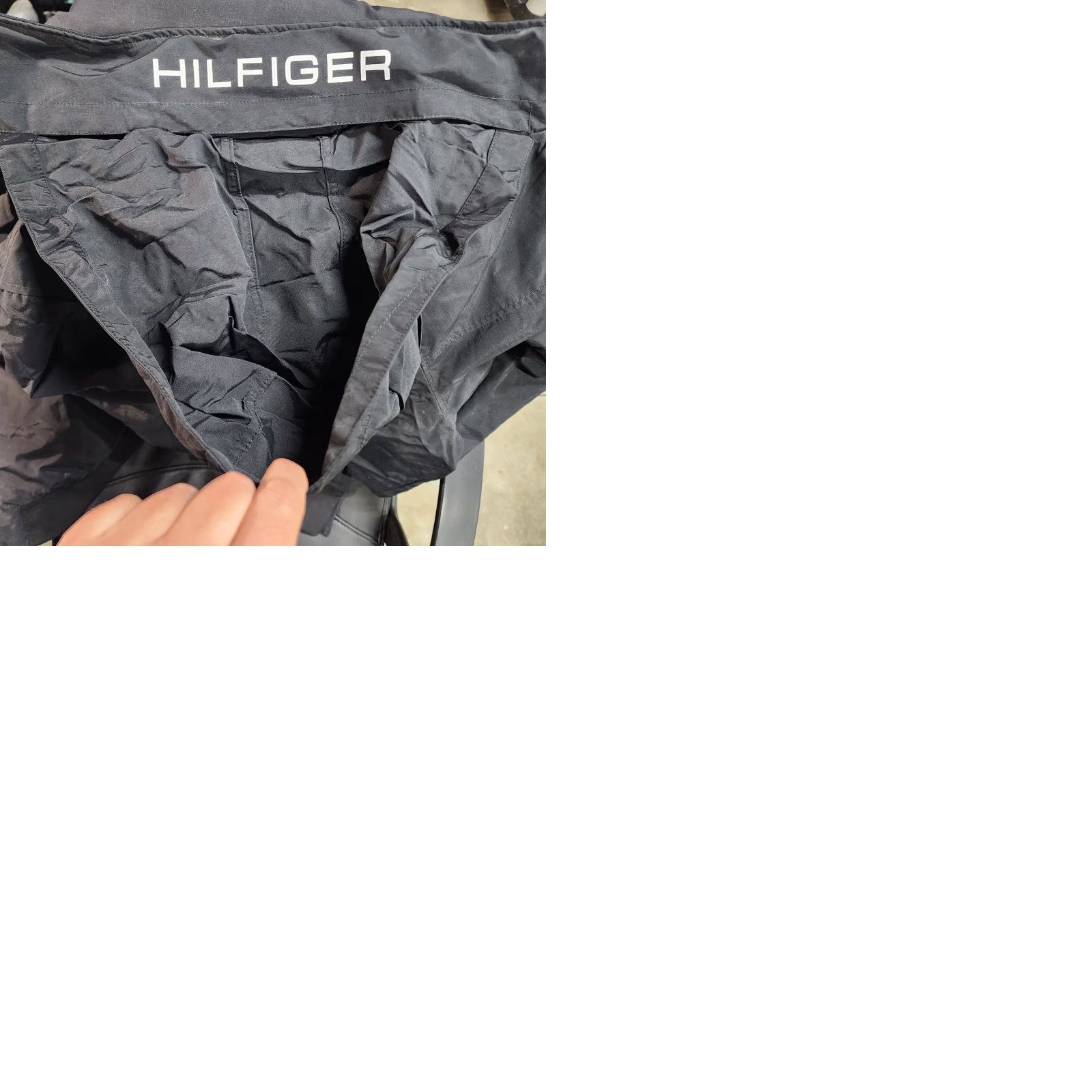 Tommy Hilfiger VINTAGE Tommy Hilfiger Hooded Black Nylon Jacket Full Zip Mens XL with Pockets Size US XL / EU 56 / 4 - 9 Thumbnail