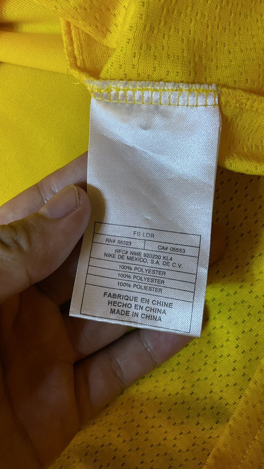 Nike 2000 - 2002 Brazil Home Jersey Size US L / EU 52-54 / 3 - 4 Thumbnail