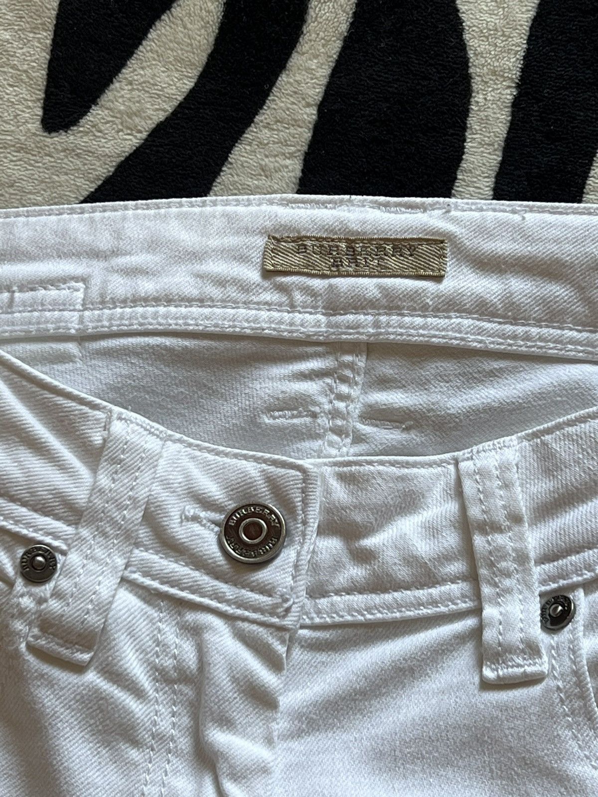 Burberry Burberry Brit Women’s Buckingham Skinny Leg Size 26 White Size 26" / US 2 / IT 38 - 5 Thumbnail