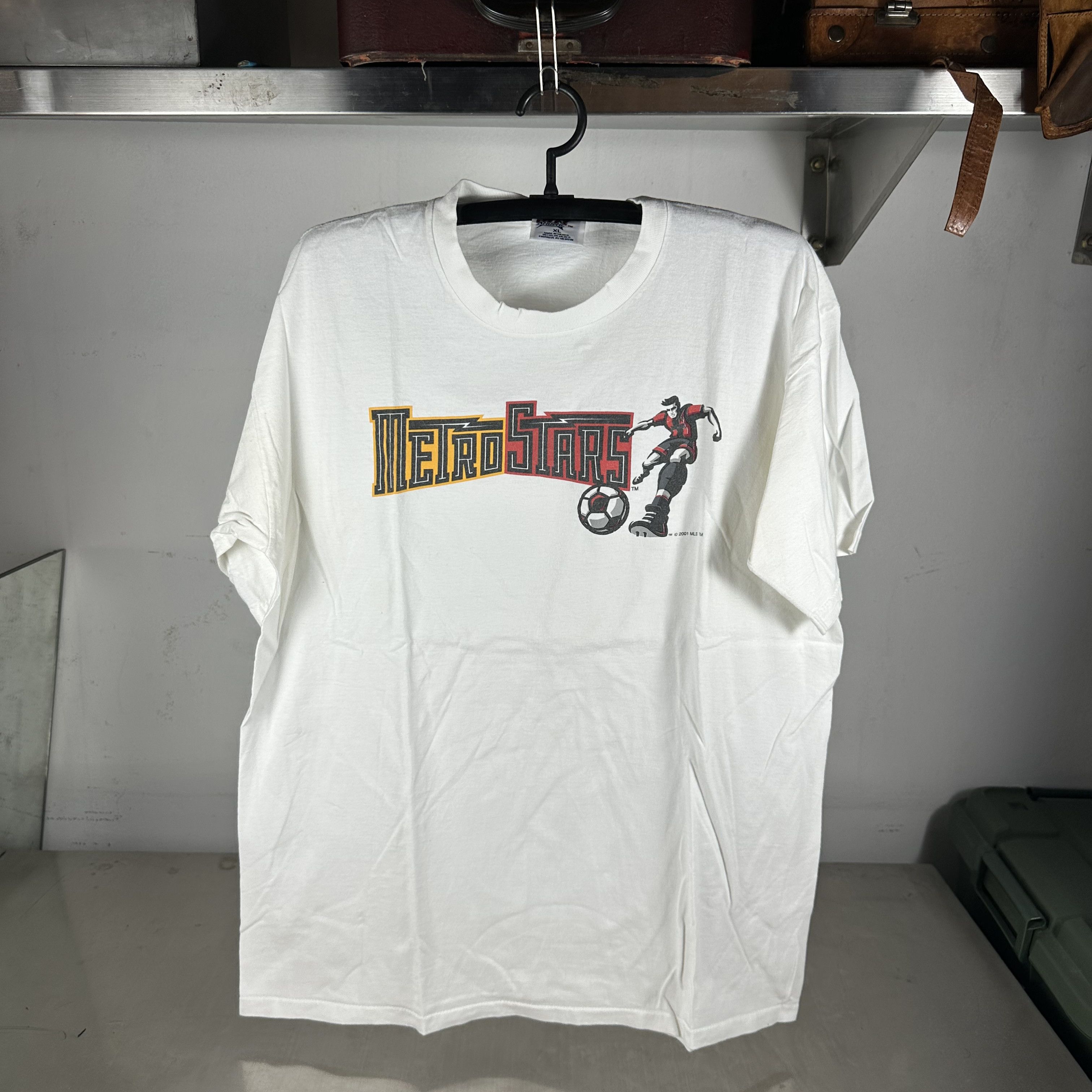 Vintage ​​​​​Vintage 2001 New York MetroStars MLS Soccer T-shirt Size US XL / EU 56 / 4 - 1 Thumbnail