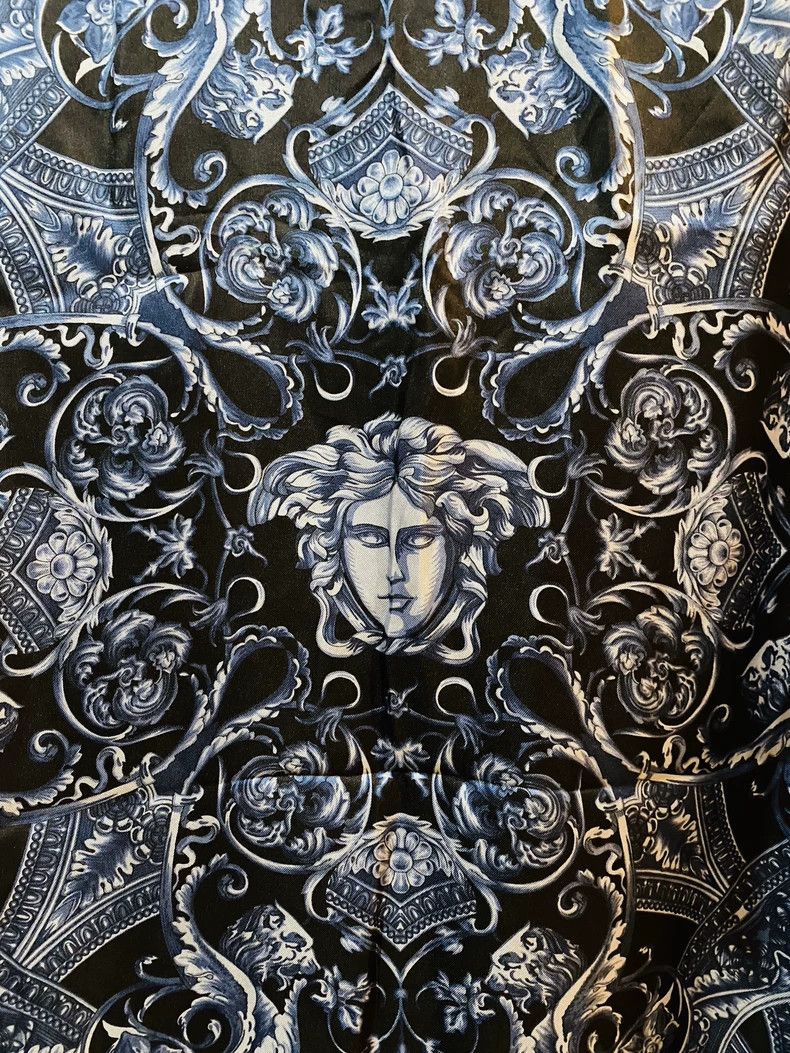 Versace Versace Genuine mulberry silk shirt Size US M / EU 48-50 / 2 - 3 Thumbnail