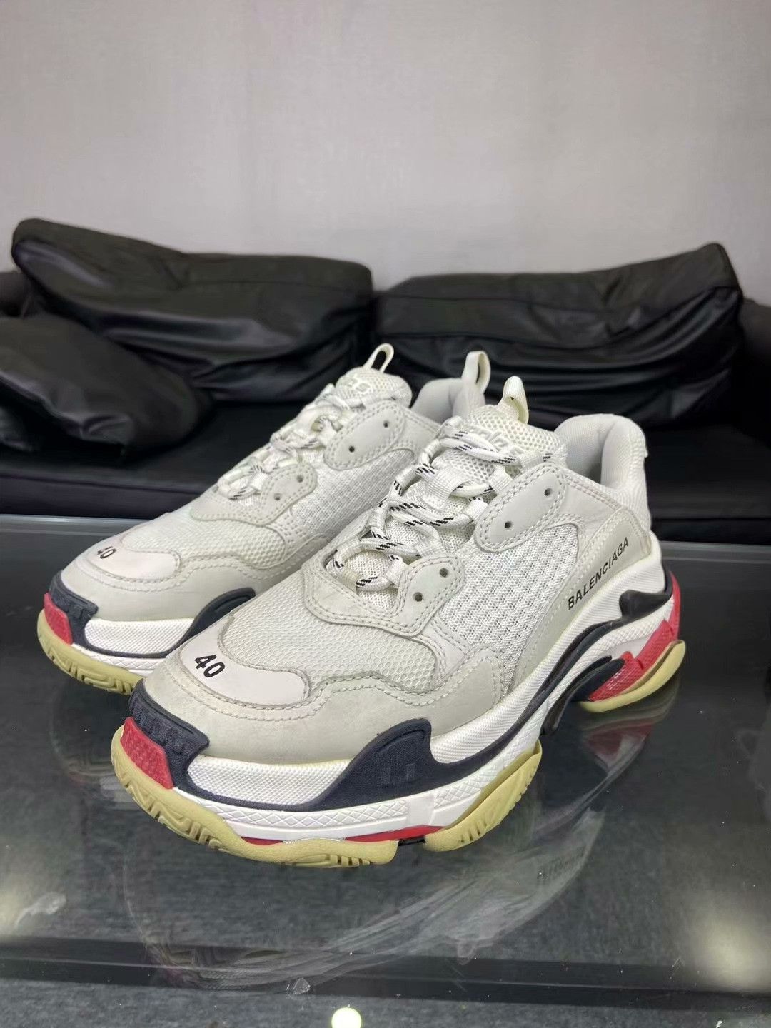 Balenciaga Balenciaga Red Lowtop Sneakers 7.5 Men Size US 7.5 / EU 40-41 - 1 Thumbnail