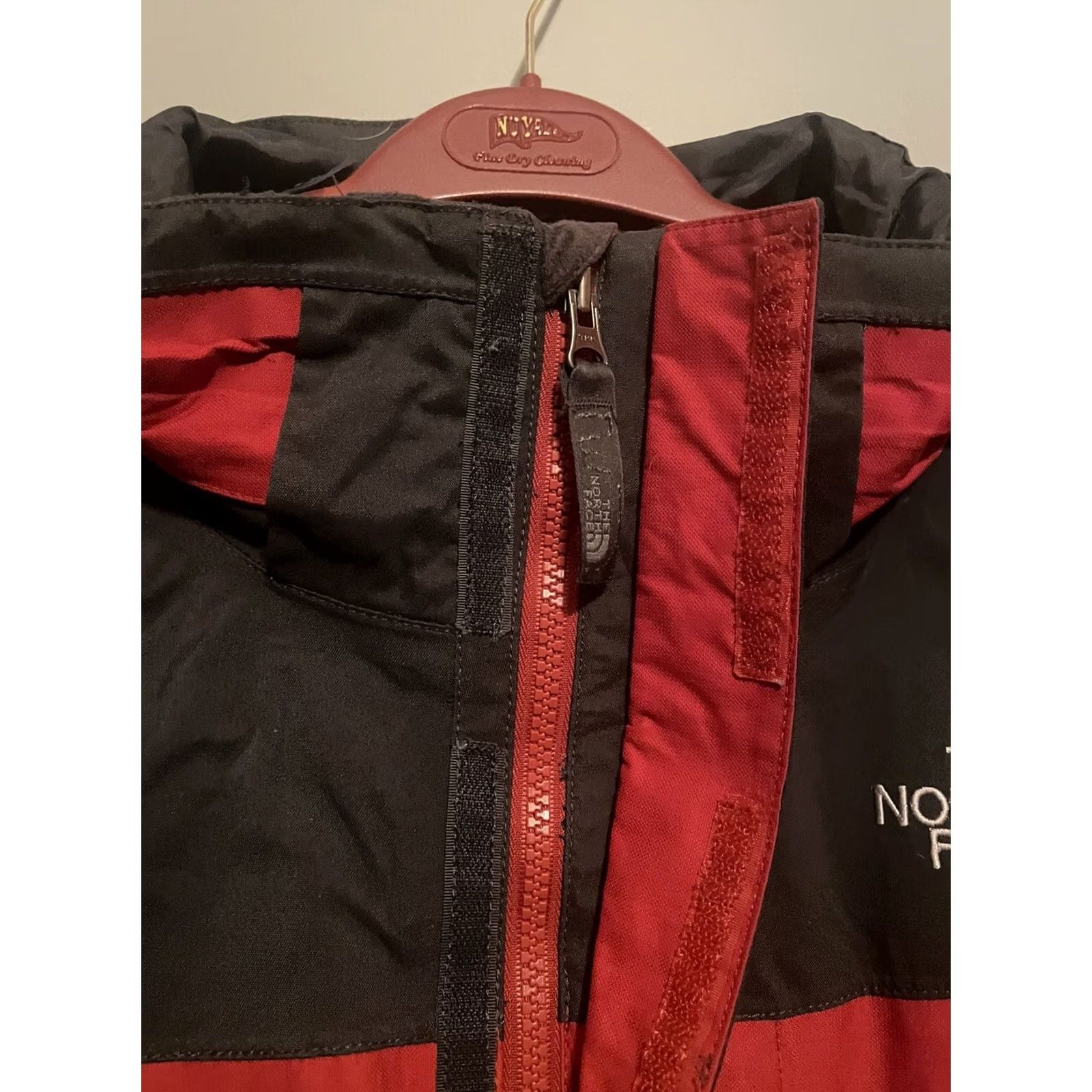 The North Face VINTAGE? North Face Hyvent Jacket Heavy Winter Red XL Men 30” Length 23” Pit to Pit Nylon Black? Size US XL / EU 56 / 4 - 4 Thumbnail