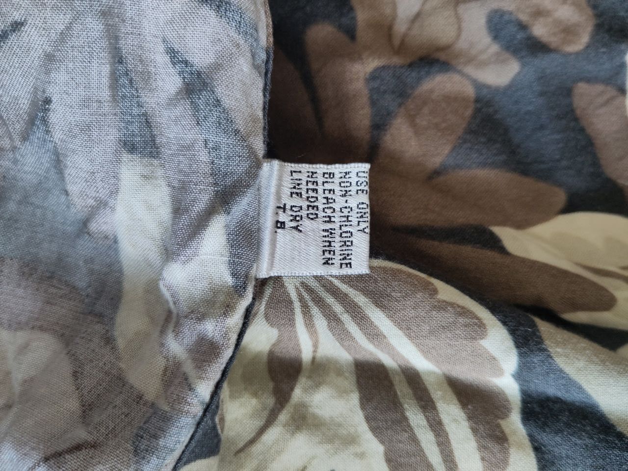 Pierre Cardin Earth tones Hawaiian / Aloha shirt Size US XL / EU 56 / 4 - 8 Thumbnail