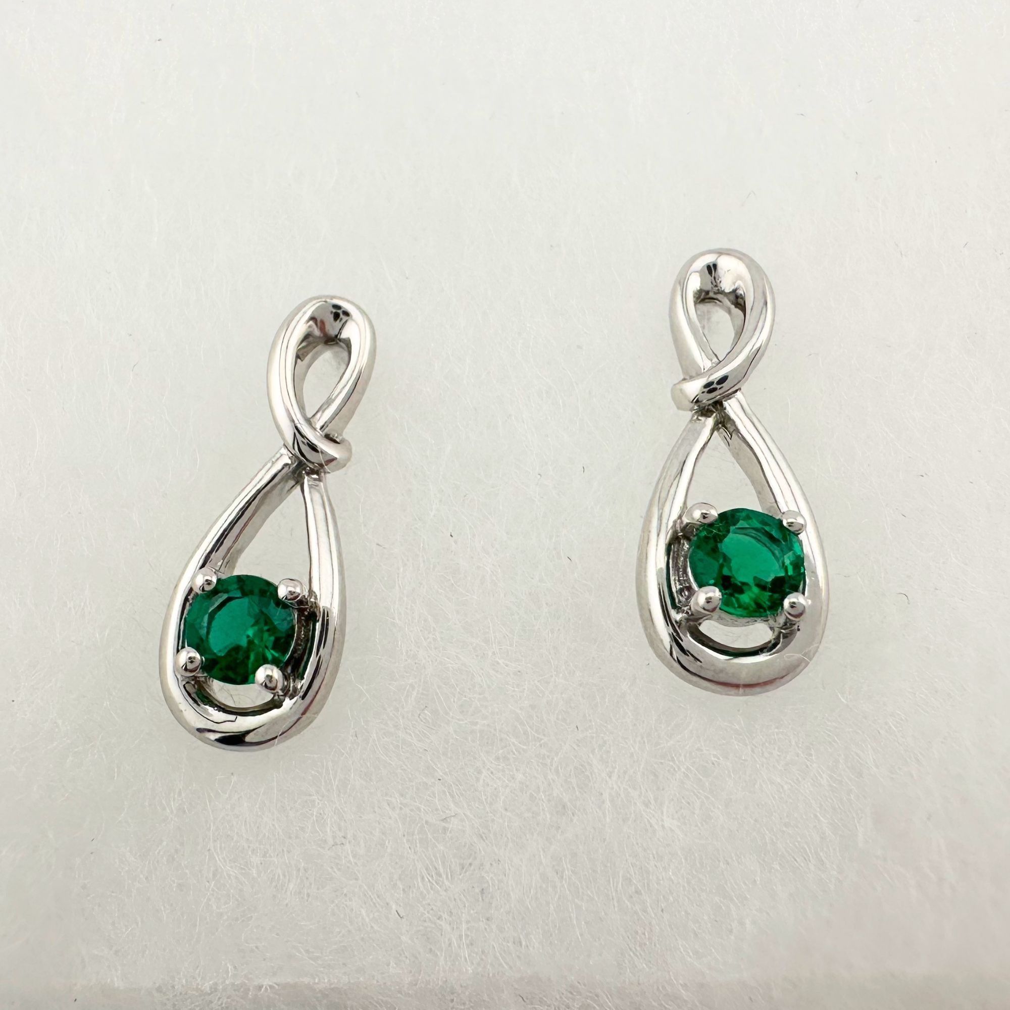 Other Beautiful Round Emerald Swoop Earrings in Sterling Silver Size ONE SIZE - 5 Thumbnail