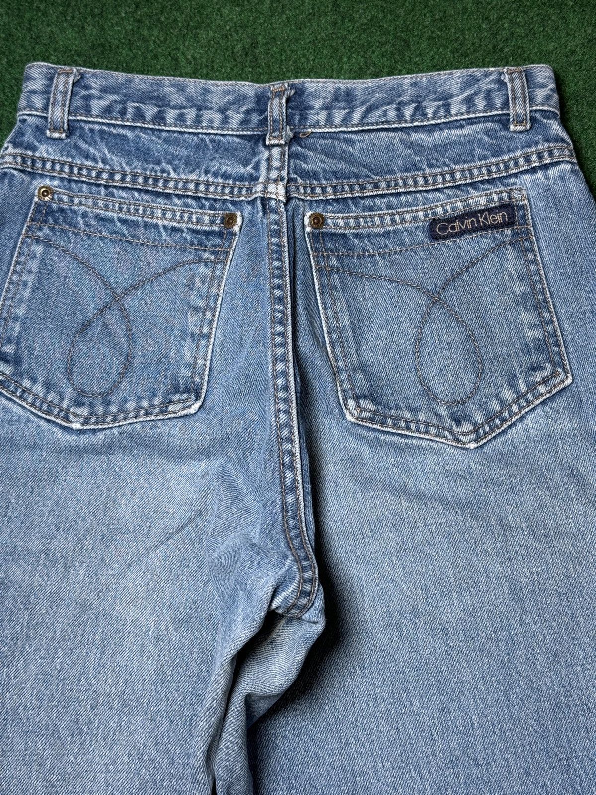 Calvin Klein × Vintage Vintage 80s 90s Calvin Klein Medium Wash Distressed Jeans Size 28" / US 6 / IT 42 - 2 Thumbnail
