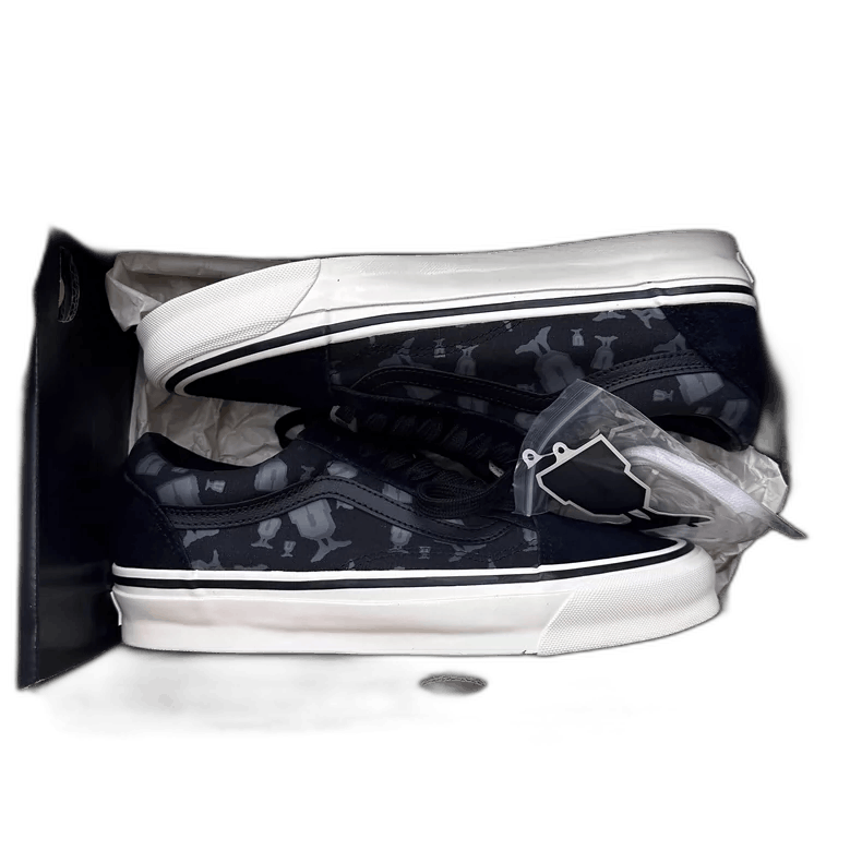 Undefeated Vans Old Skool UNDEFEATED Skate Shoes Size US 7.5 / EU 40-41 - 1 Thumbnail