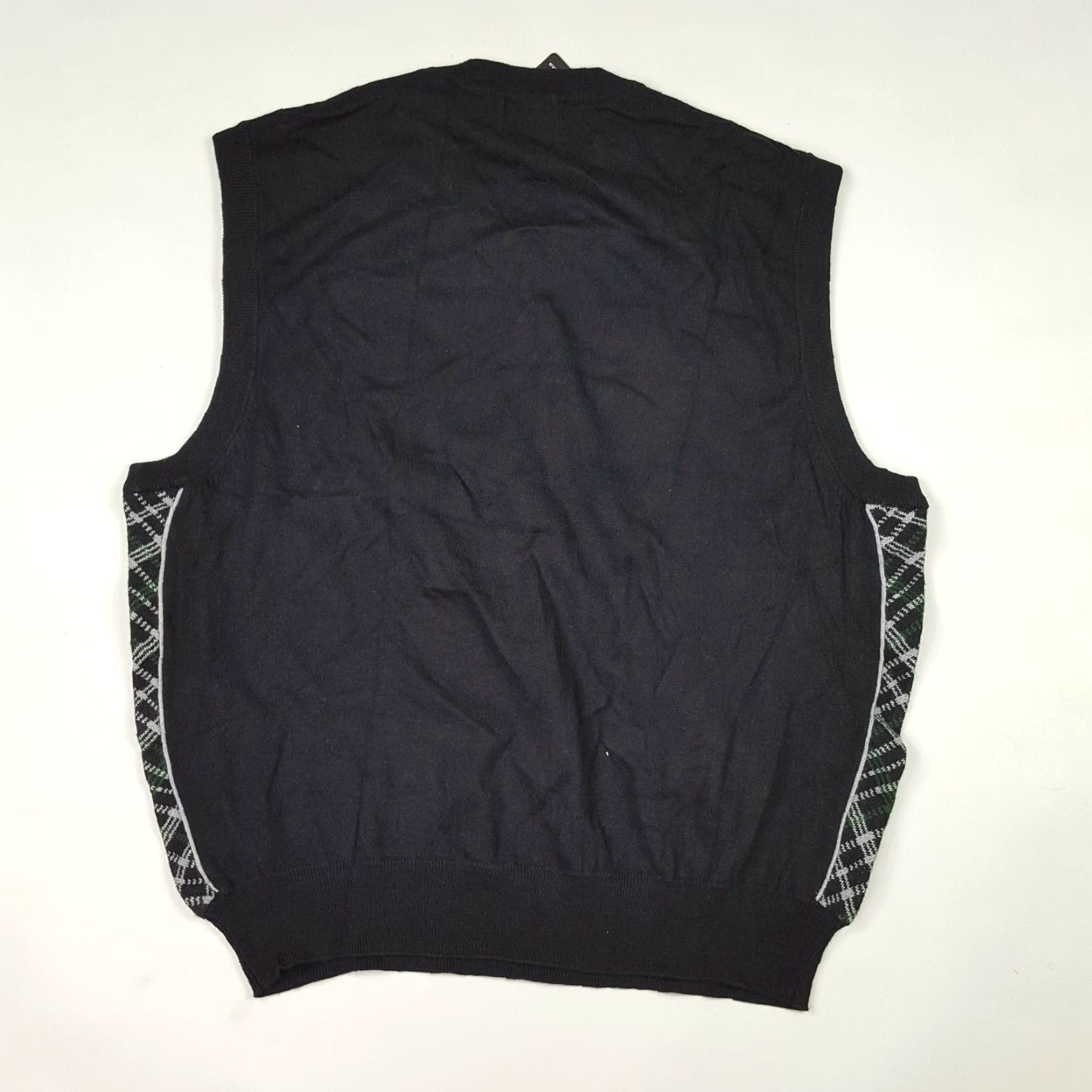 Vintage VINTAGE Greg Norman Black Plaid Knit Men's Size L Sweater Vest Golf Sports Pullover Knit Crew Neck Long Sleeve Casual 90s Retro Fall Winter NWT Size US L / EU 52-54 / 3 - 4 Thumbnail