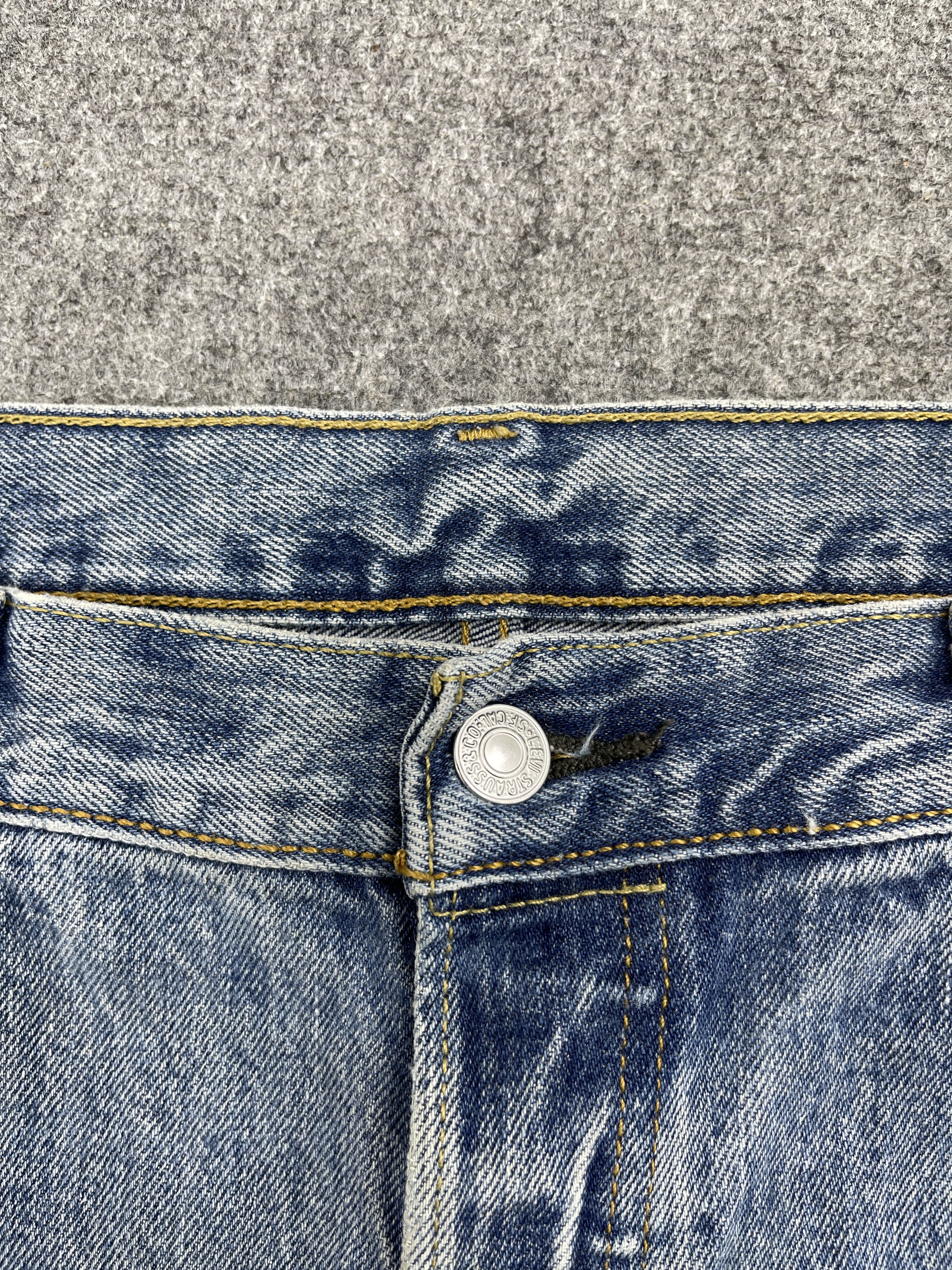 Levi's × Vintage Vintage Levis 501 Light Blue Washed Denim Jeans Size US 35 - 8 Thumbnail