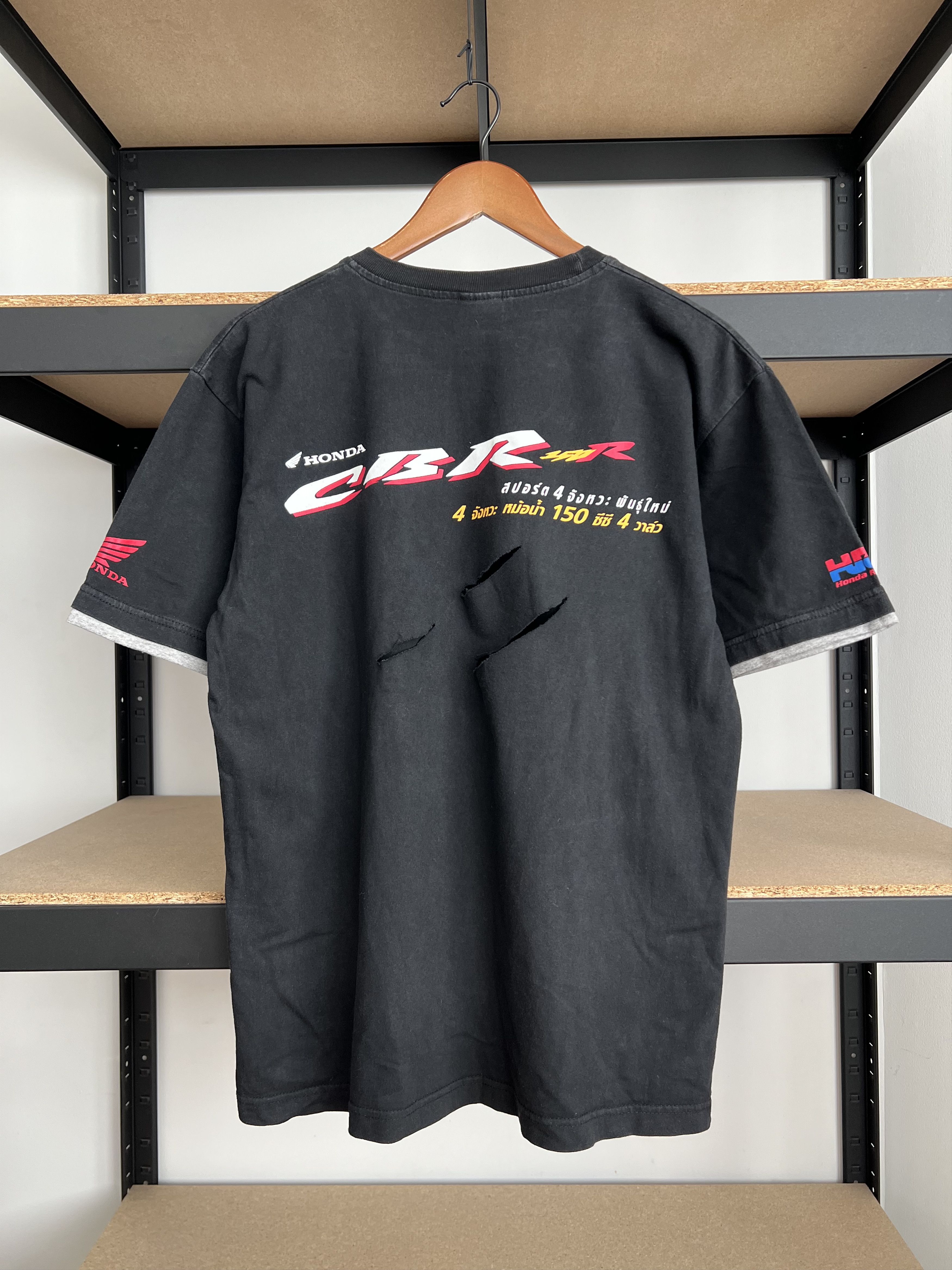Honda Vintage 2000s Honda CBR 150 R Moto Bike Racing Promo T-shirt Size US L / EU 52-54 / 3 - 2 Thumbnail