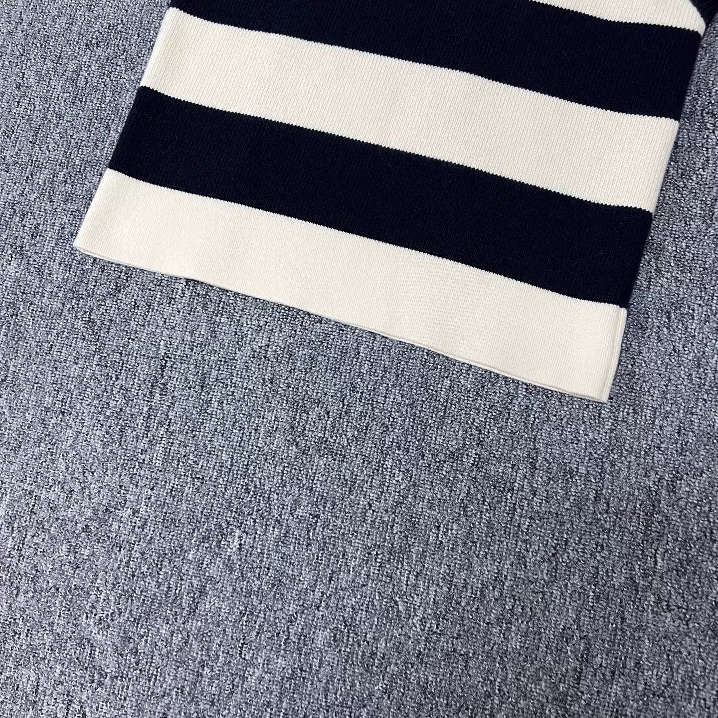 Dior Dior Sailor-Neck Logo Sleeveless B&W Stripe Cashmere Top Size XS / US 0-2 / IT 36-38 - 4 Thumbnail