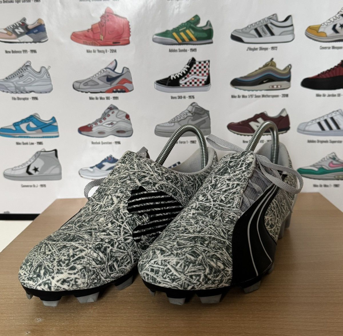 Puma Puma football boots Size US 9 / EU 42 - 2 Thumbnail