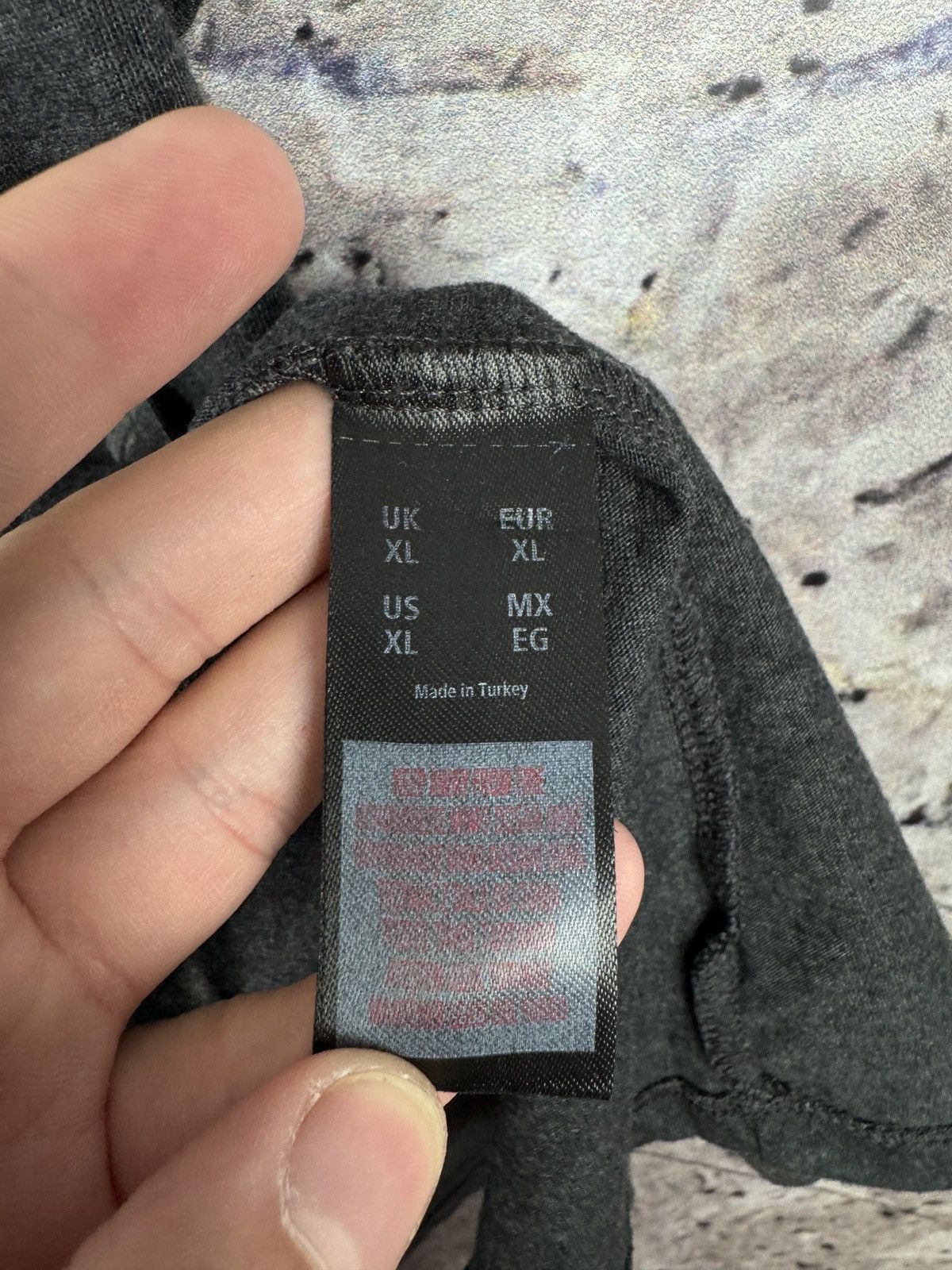 Pink Floyd Men’s Pink Floyd Music (1987) T-Shirt Rock Band Size XL Size US XL / EU 56 / 4 - 10 Thumbnail