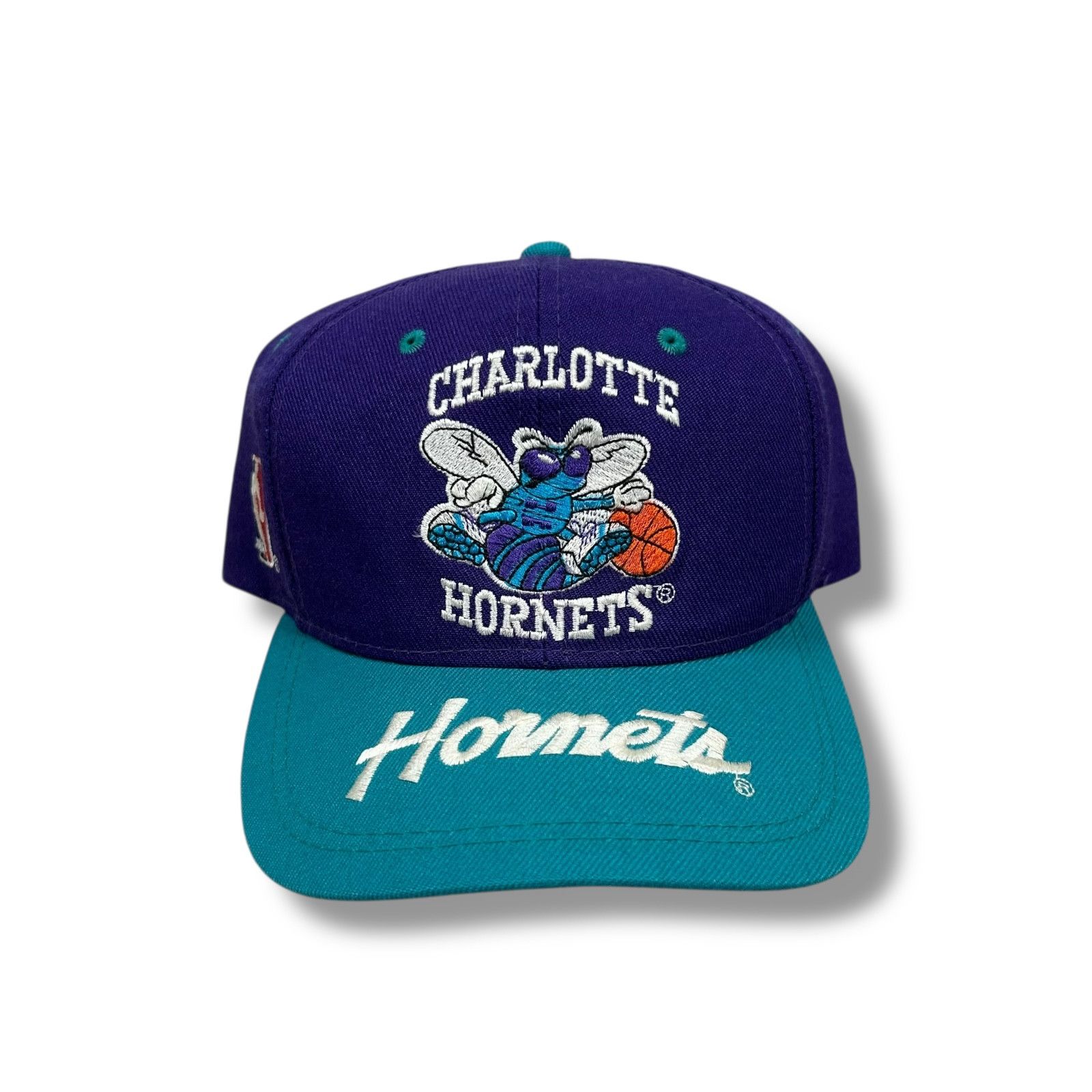 NBA VTG 90s CHARLOTTE HORNETS SPORTS SPECIALITIES SNAPBACK HAT Size ONE SIZE - 1 Thumbnail