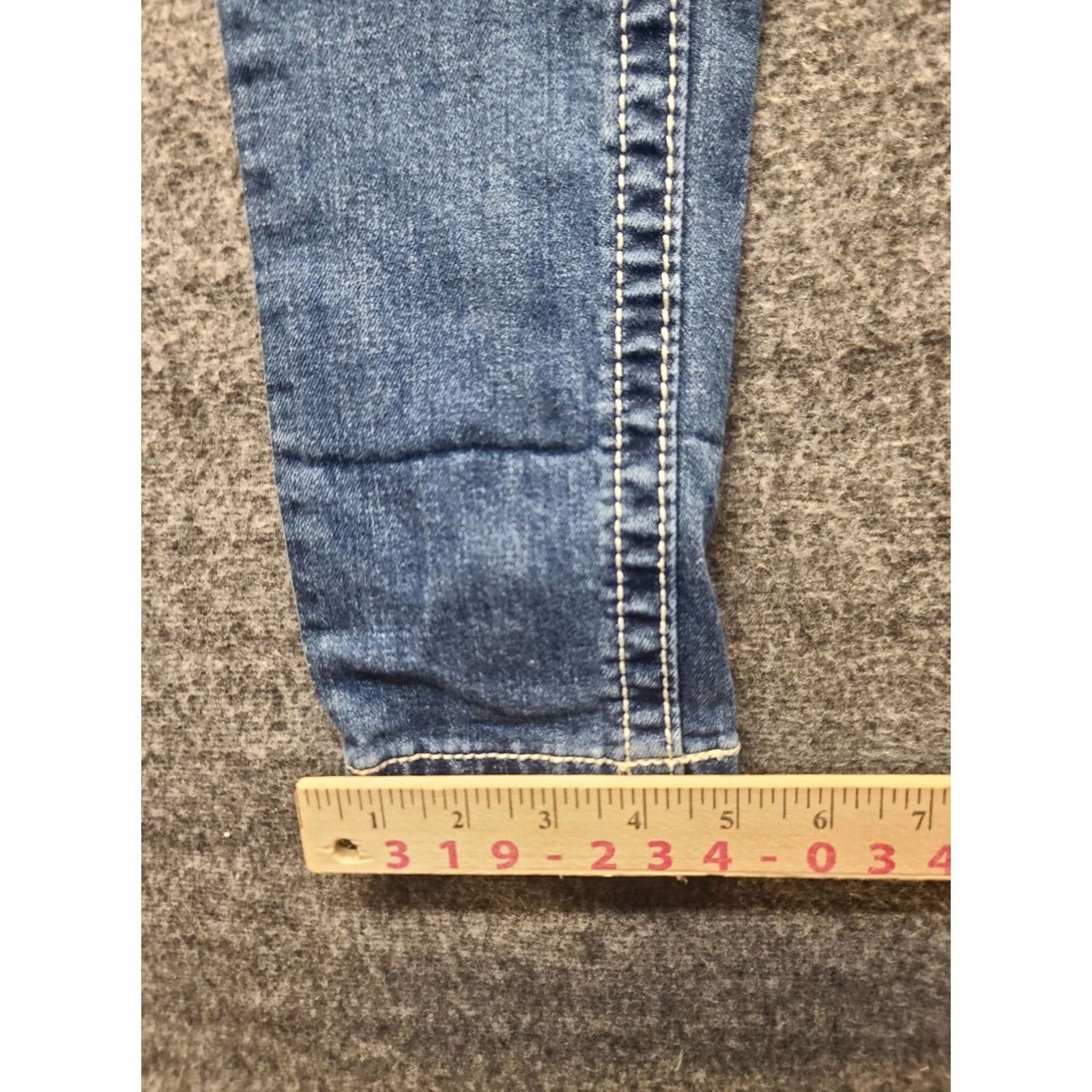 Miss Me VINTAGE Miss Me Jeans Womens 25x32 Skinny Fit Tapered Leg Embroidered Rhinestone Cowgirlcore Jeans Wom ens? Size 42" / US 20 - 7 Thumbnail