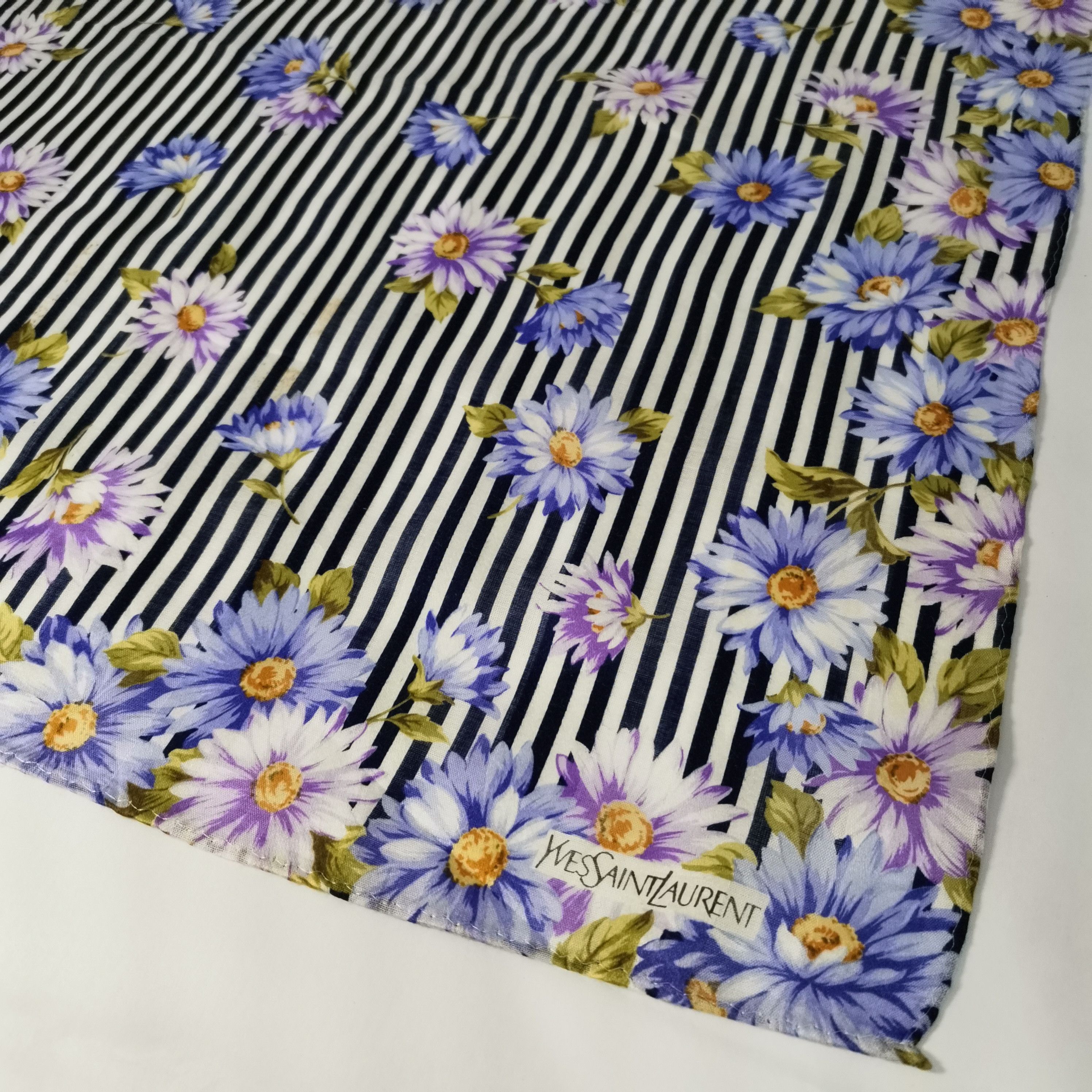 Yves Saint Laurent YVES SAINT LAUREN BANDANA/ SCARF/ HANDKERCHIEF Size ONE SIZE - 4 Thumbnail