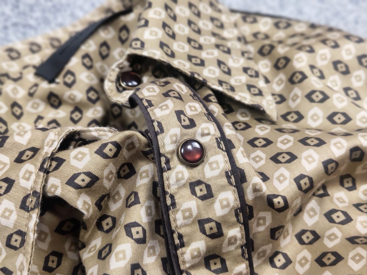 Nicole Farhi Nicole Farhi Itali Design Gold Pattern button-down shirt Size US L / EU 52-54 / 3 - 11 Thumbnail