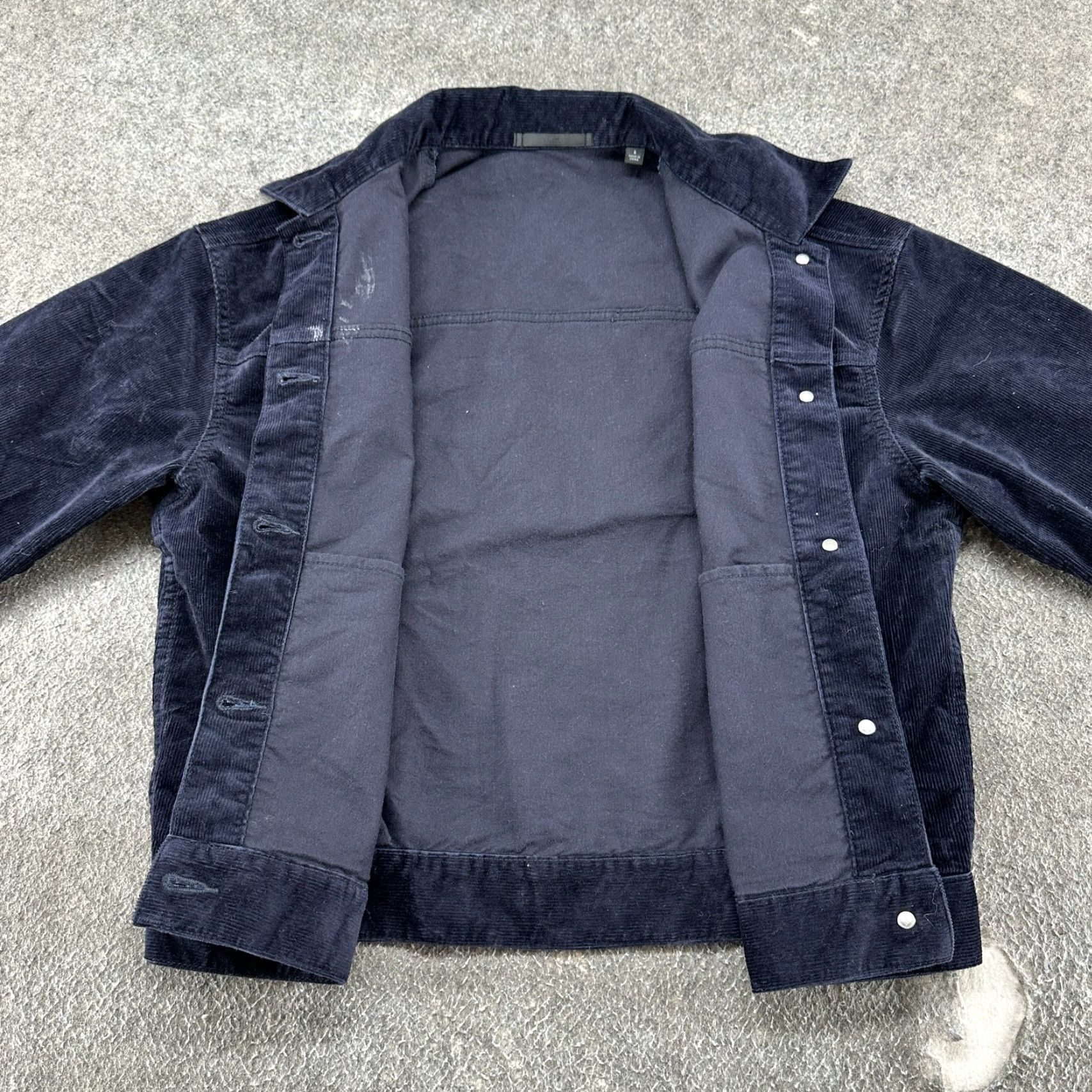 Uniqlo Uniqlo Jacket Womens Small Blue Navy Corduroy Trucker Cotton Oversized Boxy Shirt Womens Sized Small Blue Corduroy Trucker Jacket Size S / US 4 / IT 40 - 2 Thumbnail