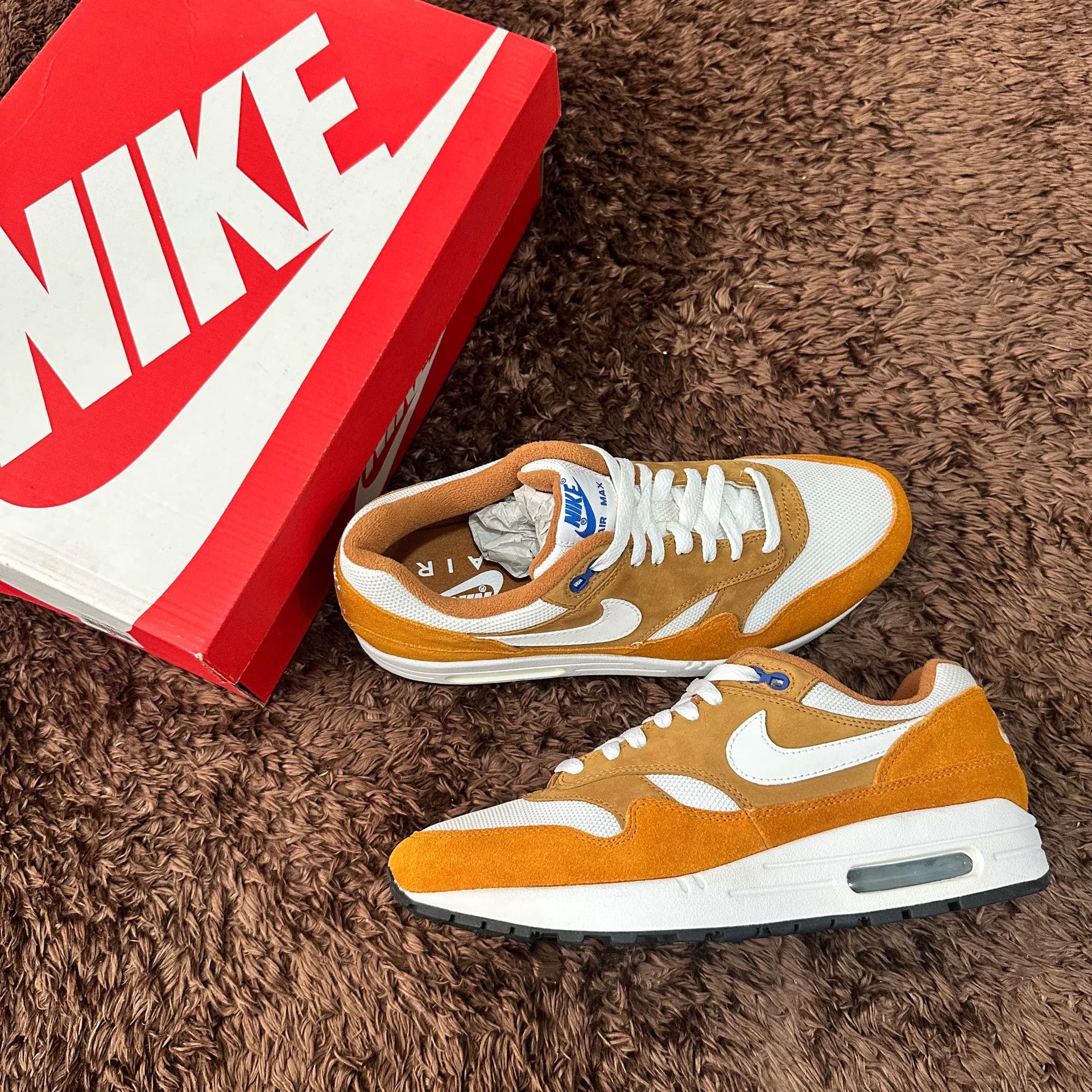 Nike Nike MAX 1 Lowtop Sneakers 9.5 Men Size US 9.5 / EU 42-43 - 1 Thumbnail