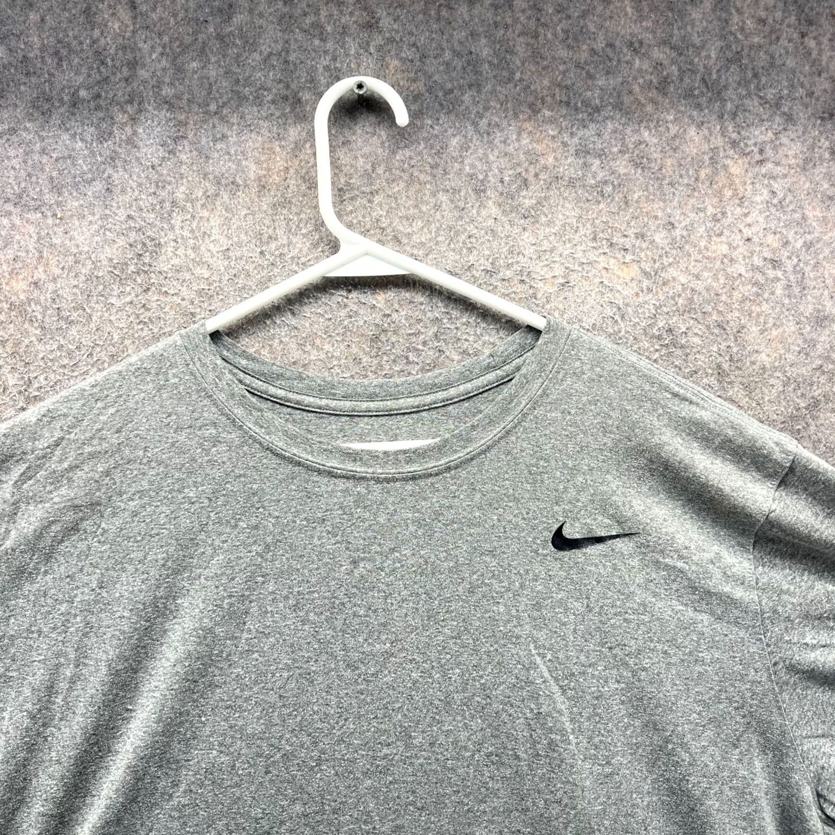 Nike Nike Shirt Men 2XL Gray Dri-Fit Jersey Crewneck Swoosh Logo T-Shirt Sports Active Breathable All Seasons Size US XXL / EU 58 / 5 - 7 Thumbnail