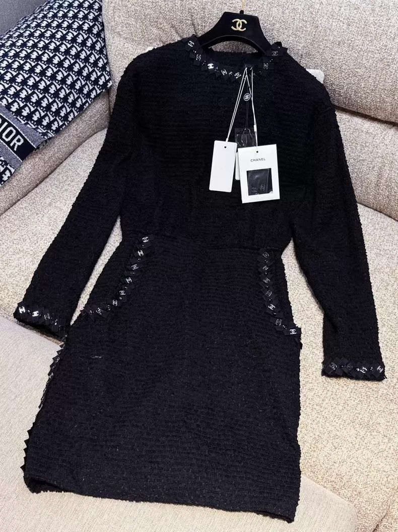 Chanel Chanel Tweed dress Size XS / US 0-2 / IT 36-38 - 1 Thumbnail