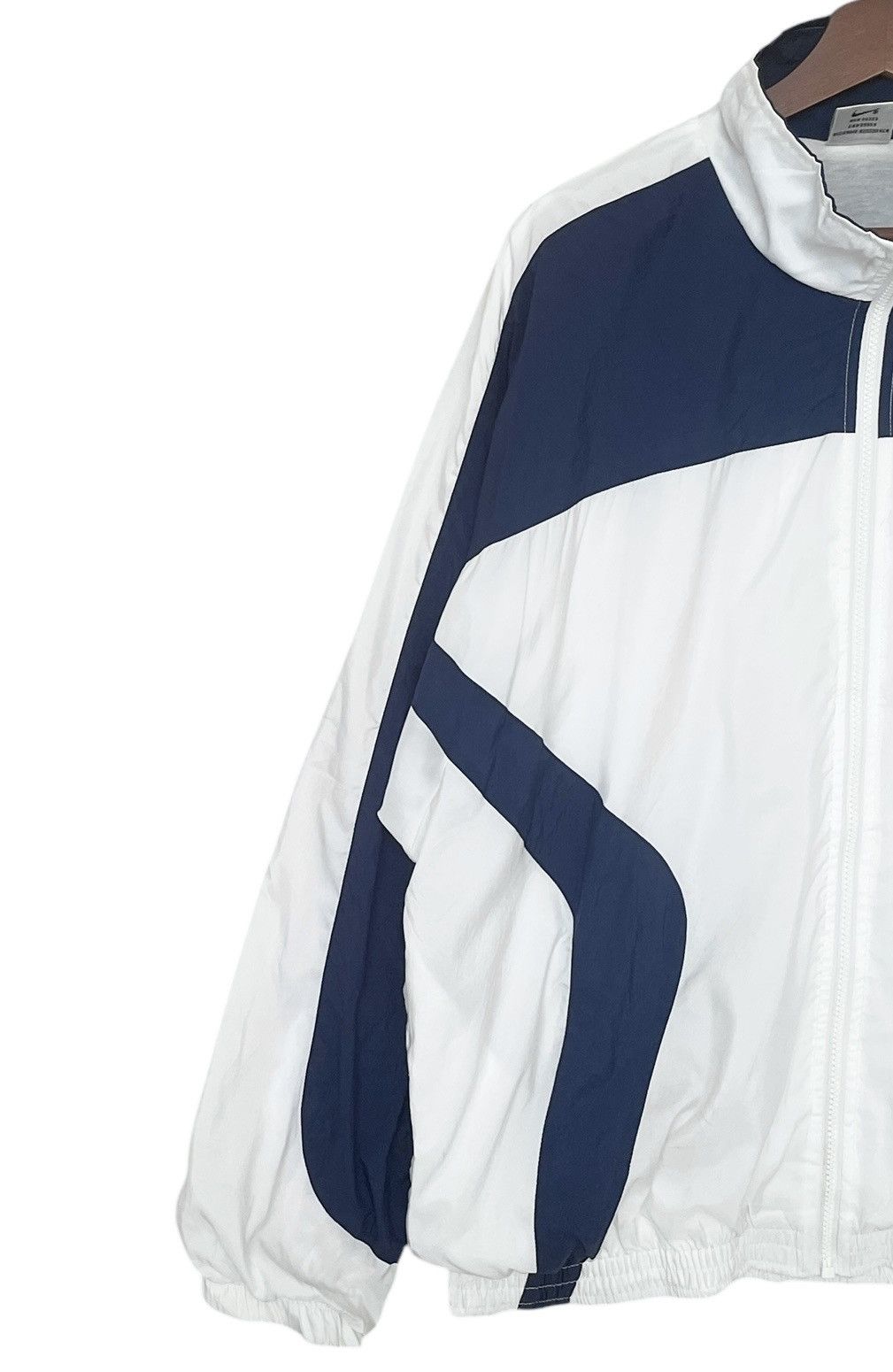 Nike × Vintage Vintage Brand Nike Windbreaker 1990s Size US L / EU 52-54 / 3 - 3 Thumbnail