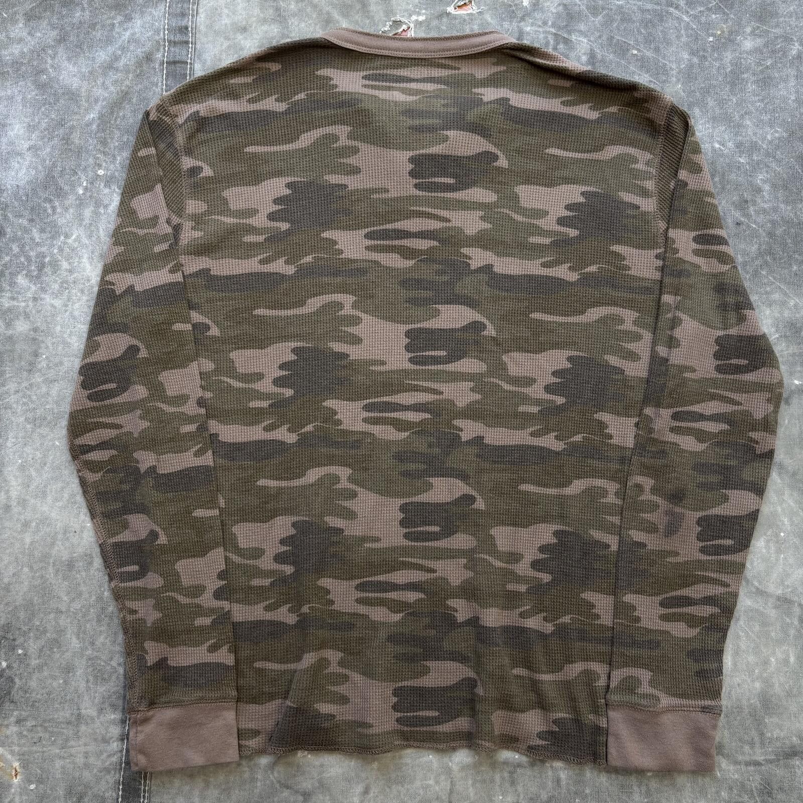 Vintage Vintage Y2K Camo Grunge Thermal Waffle Knit Henley Shirt Size US XL / EU 56 / 4 - 4 Thumbnail