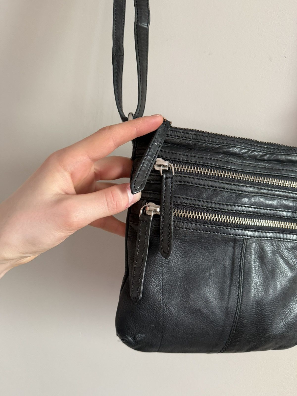 Vintage Vintage Black Leather Multi Zip Crossbody Bag Size ONE SIZE - 4 Thumbnail