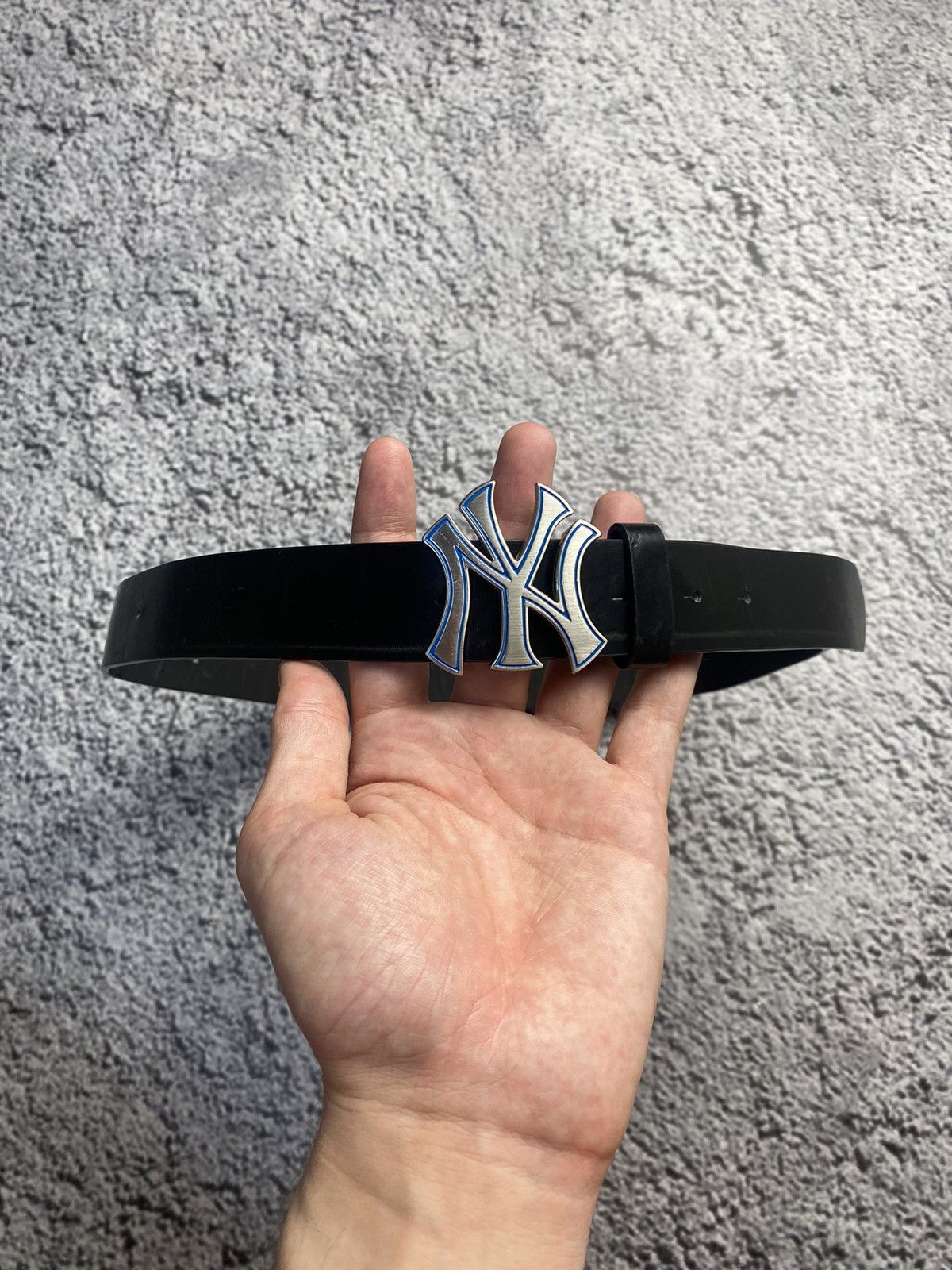 New Era vintage Y2K leather belt
